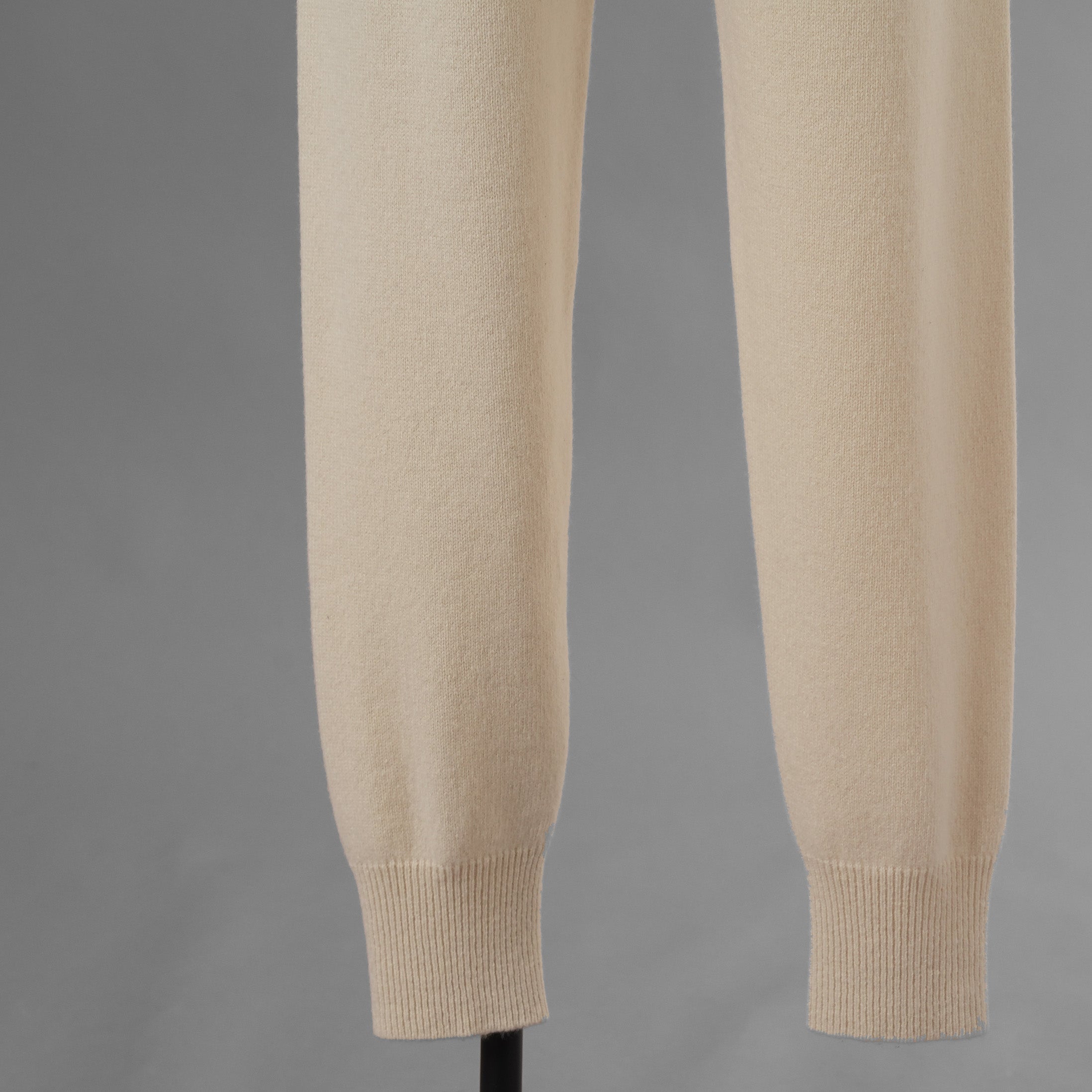 FENDI フェンディ / 美品 21AW カシミア FFエンボス フーディ ニットパンツ / FZR763 ALAK / size 40 (IVORY) レディース 352075-izm