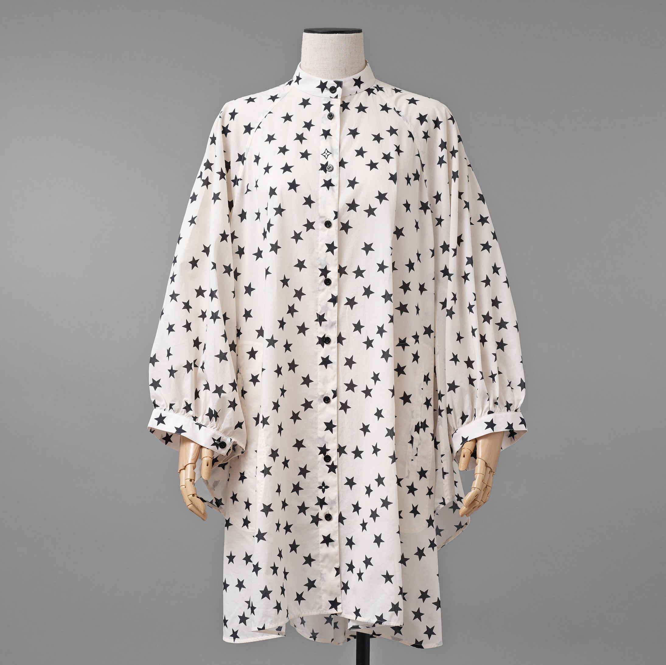 LOUIS VUITTON ルイヴィトン /  22AW LVロゴ・スタープリント ルーズシャツ ワンピース / 星柄 シャツ ワンピース / 1AA9FH / size 34 (IVORY WHITE) レディース