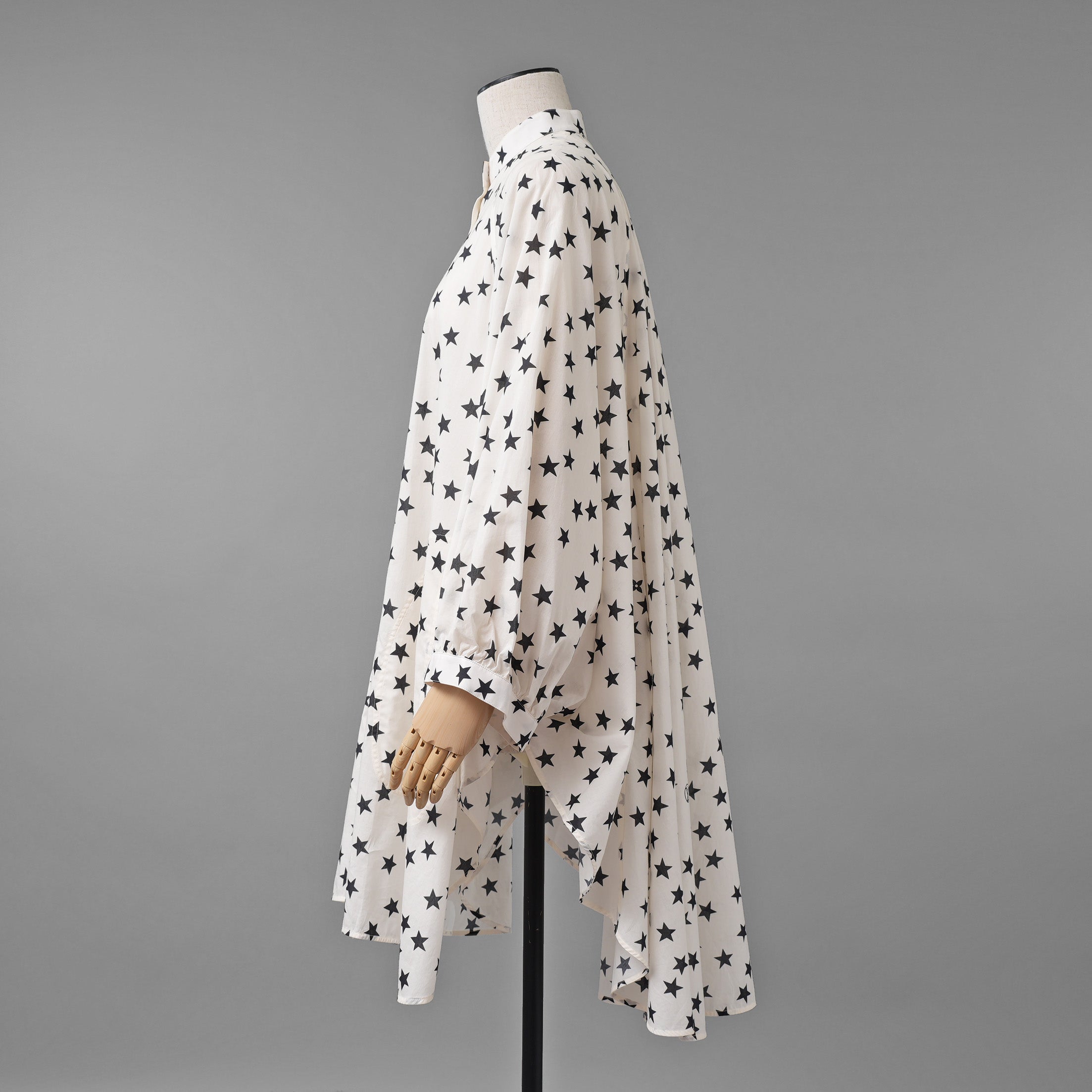 LOUIS VUITTON ルイヴィトン /  22AW LVロゴ・スタープリント ルーズシャツ ワンピース / 星柄 シャツ ワンピース / 1AA9FH / size 34 (IVORY WHITE) レディース