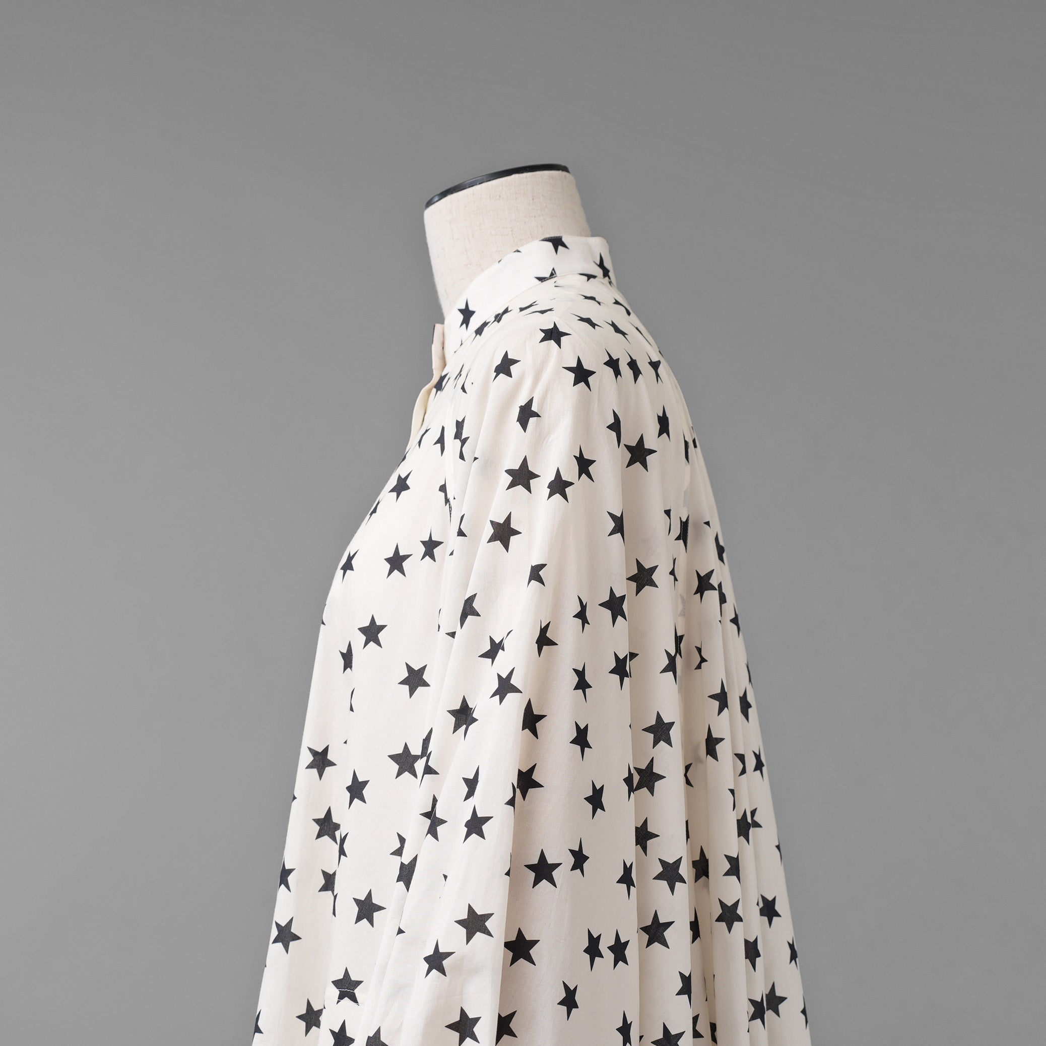 LOUIS VUITTON ルイヴィトン /  22AW LVロゴ・スタープリント ルーズシャツ ワンピース / 星柄 シャツ ワンピース / 1AA9FH / size 34 (IVORY WHITE) レディース