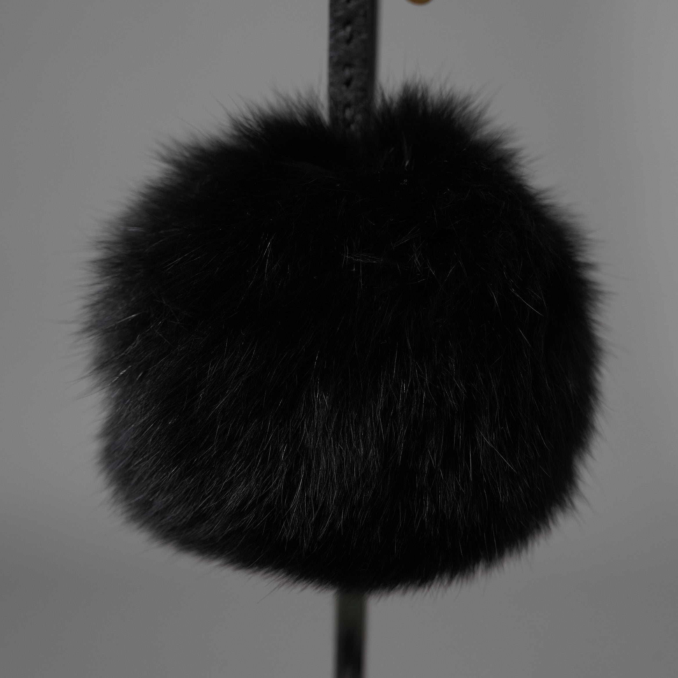 FENDI フェンディ / ポンポン チャーム アクセサリー / (BLACK)  352062-izm