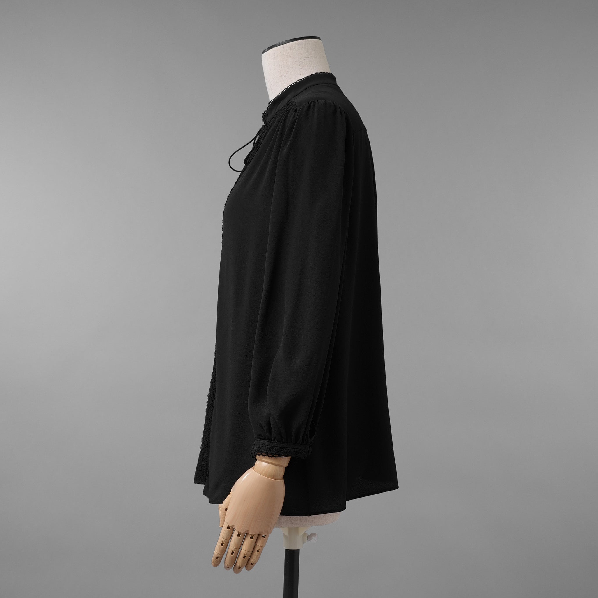CELINE セリーヌ / 美品 20AW トリオンフ チェーン シルクブラウス / 長袖シャツ / 2B308008D / size 38 (BLACK) レディース