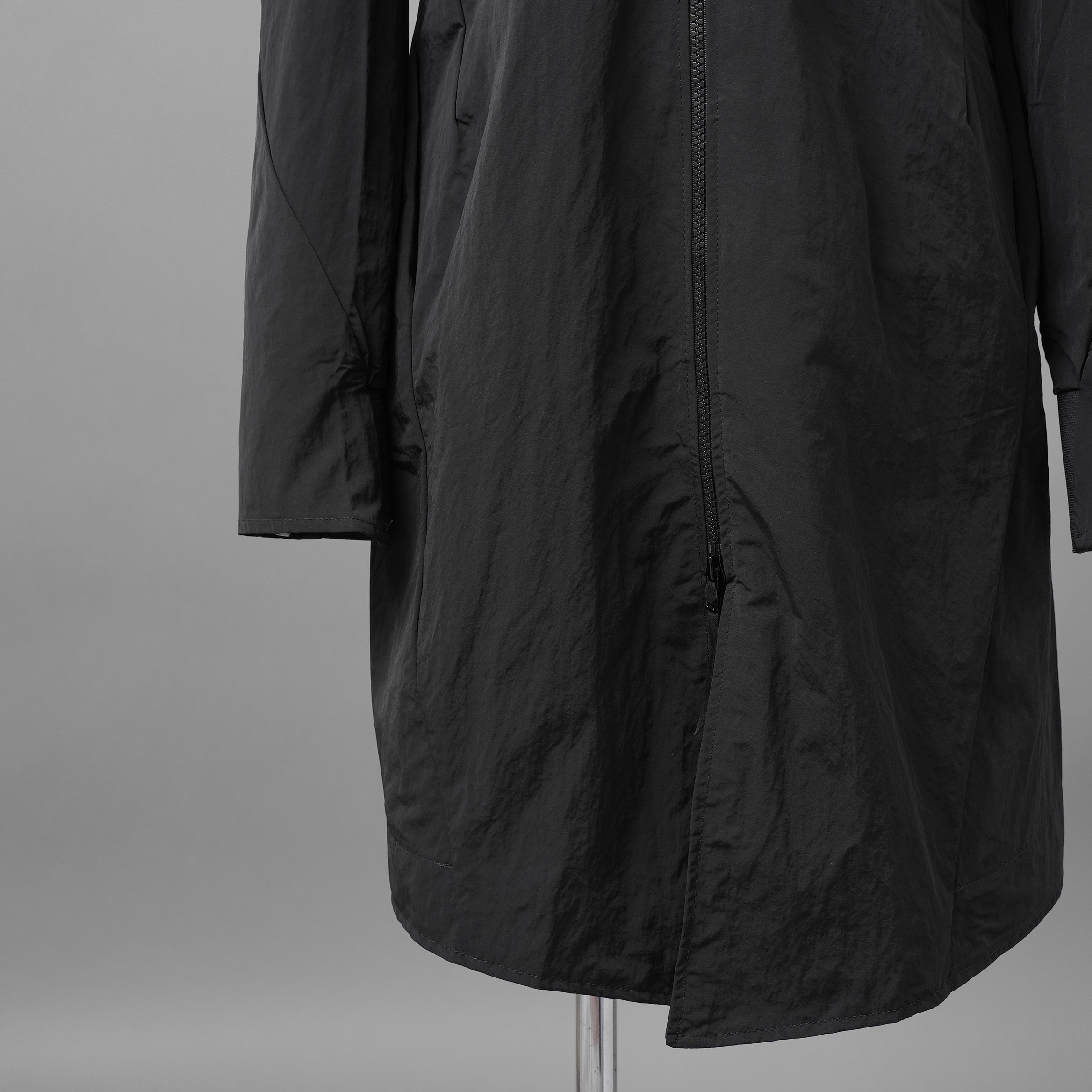 Leon Emanuel Blanck レオンエマニュエルブランク / 美品 Forced Perspective Parka Coat / パーカー コート / size 48 (BLACK)