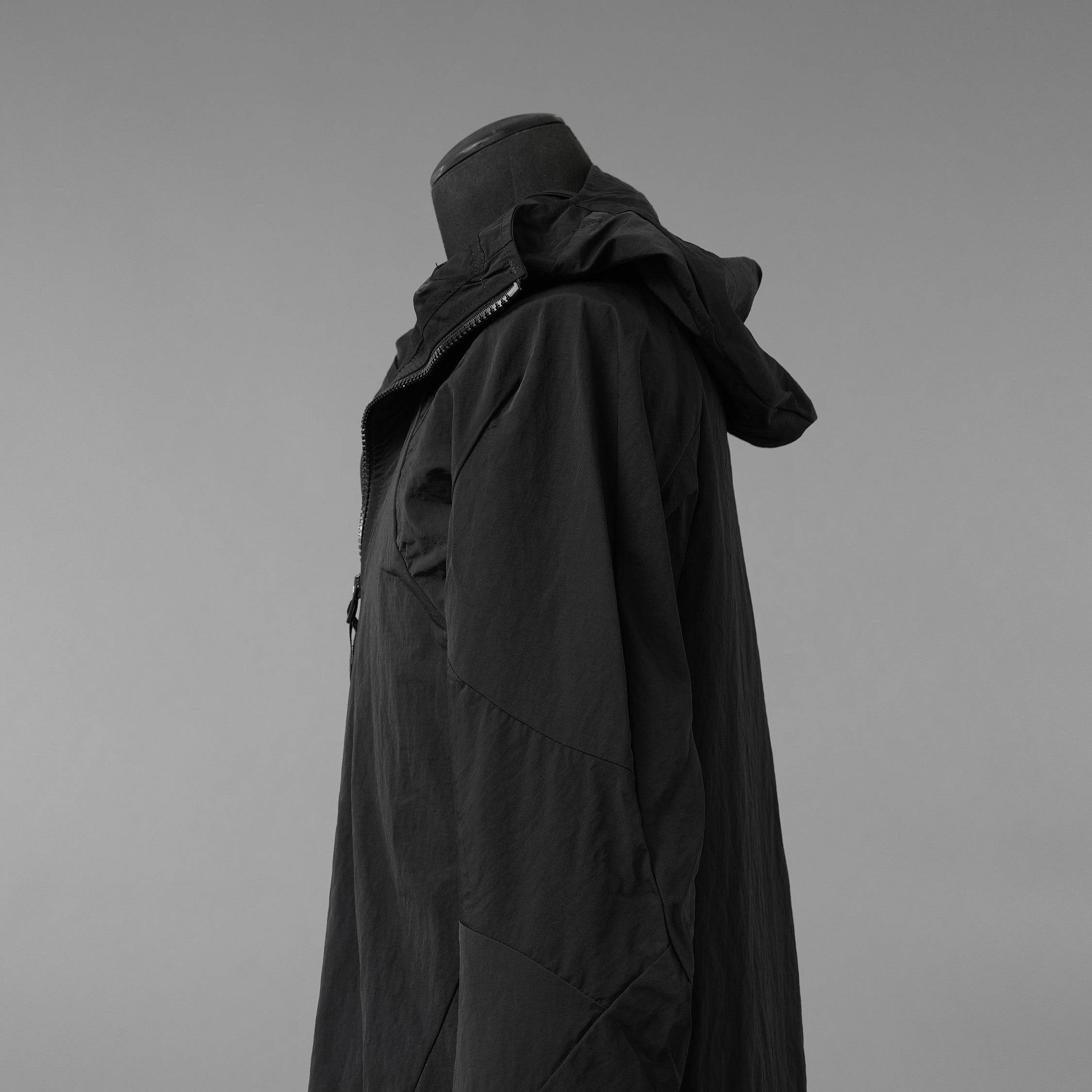 Leon Emanuel Blanck レオンエマニュエルブランク / 美品 Forced Perspective Parka Coat / パーカー コート / size 48 (BLACK)