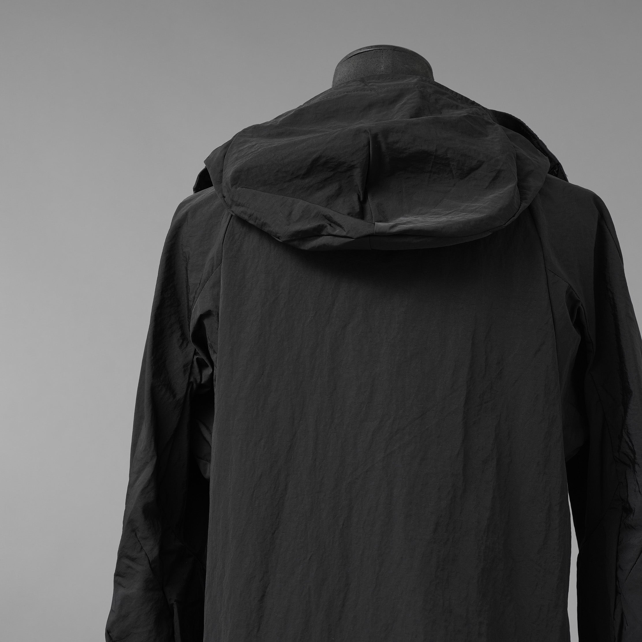 Leon Emanuel Blanck レオンエマニュエルブランク / 美品 Forced Perspective Parka Coat / パーカー コート / size 48 (BLACK)