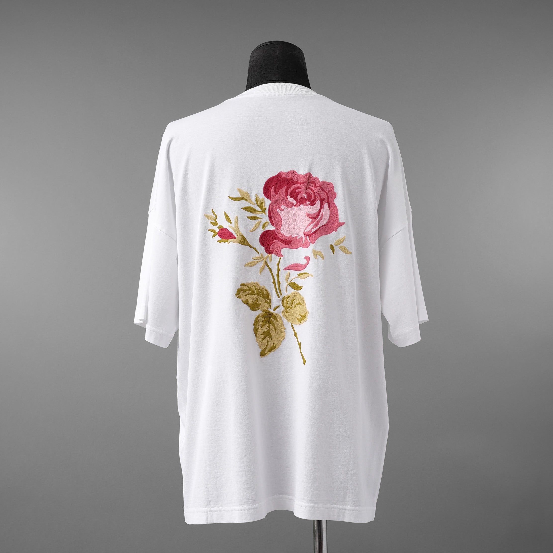Christian Dior クリスチャンディオール / 美品 22AW DIOR JARDIN 薔薇刺繍 半袖Tシャツ / フラワーロゴ / 243J685A0677 / size S (WHITE)