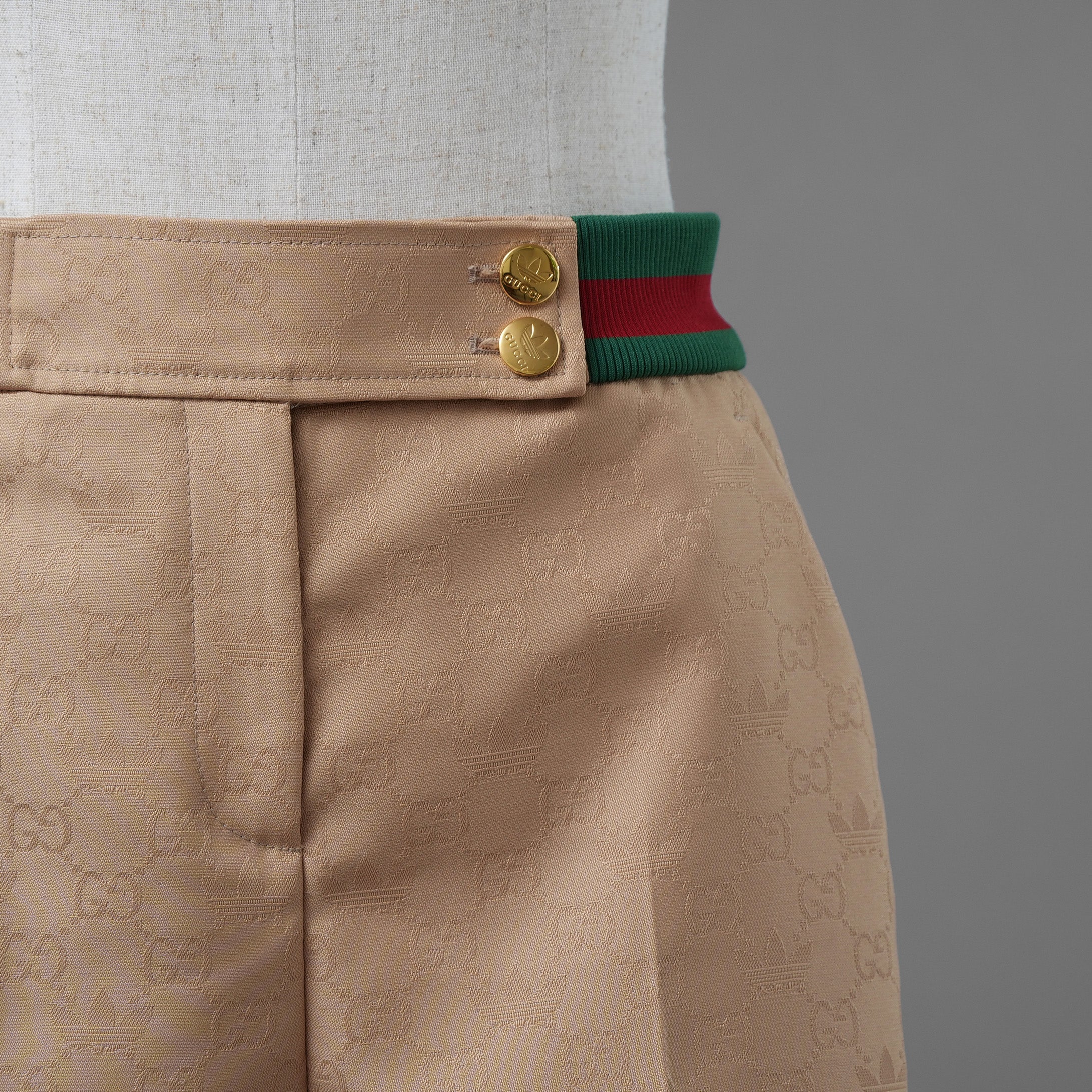 GUCCI × adidas グッチ×アディダス コラボ / 美品 22SS GGジャカード トレフォイル ショートパンツ ボトムス / size 40 (BEIGE) レディース