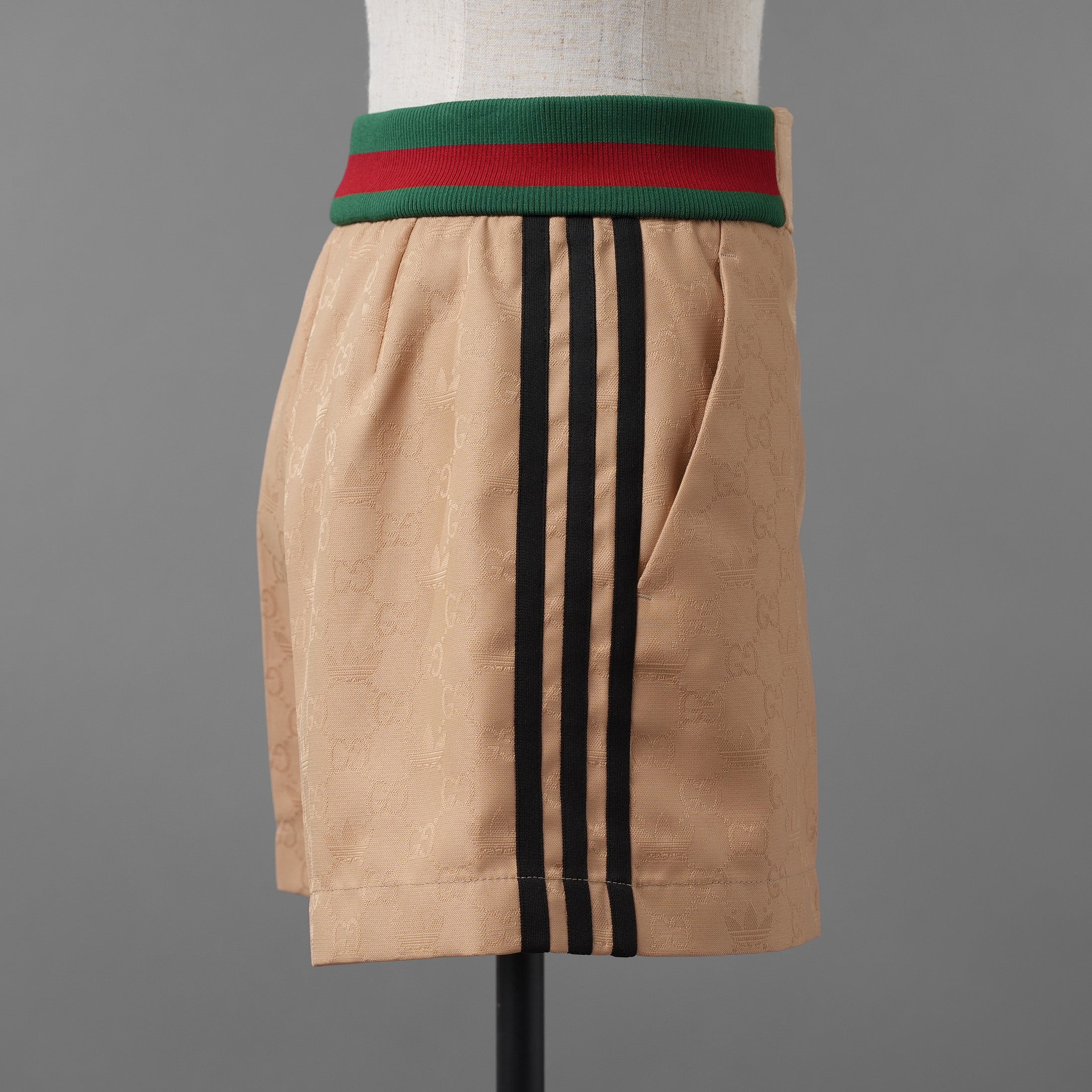 GUCCI × adidas グッチ×アディダス コラボ / 美品 22SS GGジャカード トレフォイル ショートパンツ ボトムス / size 40 (BEIGE) レディース