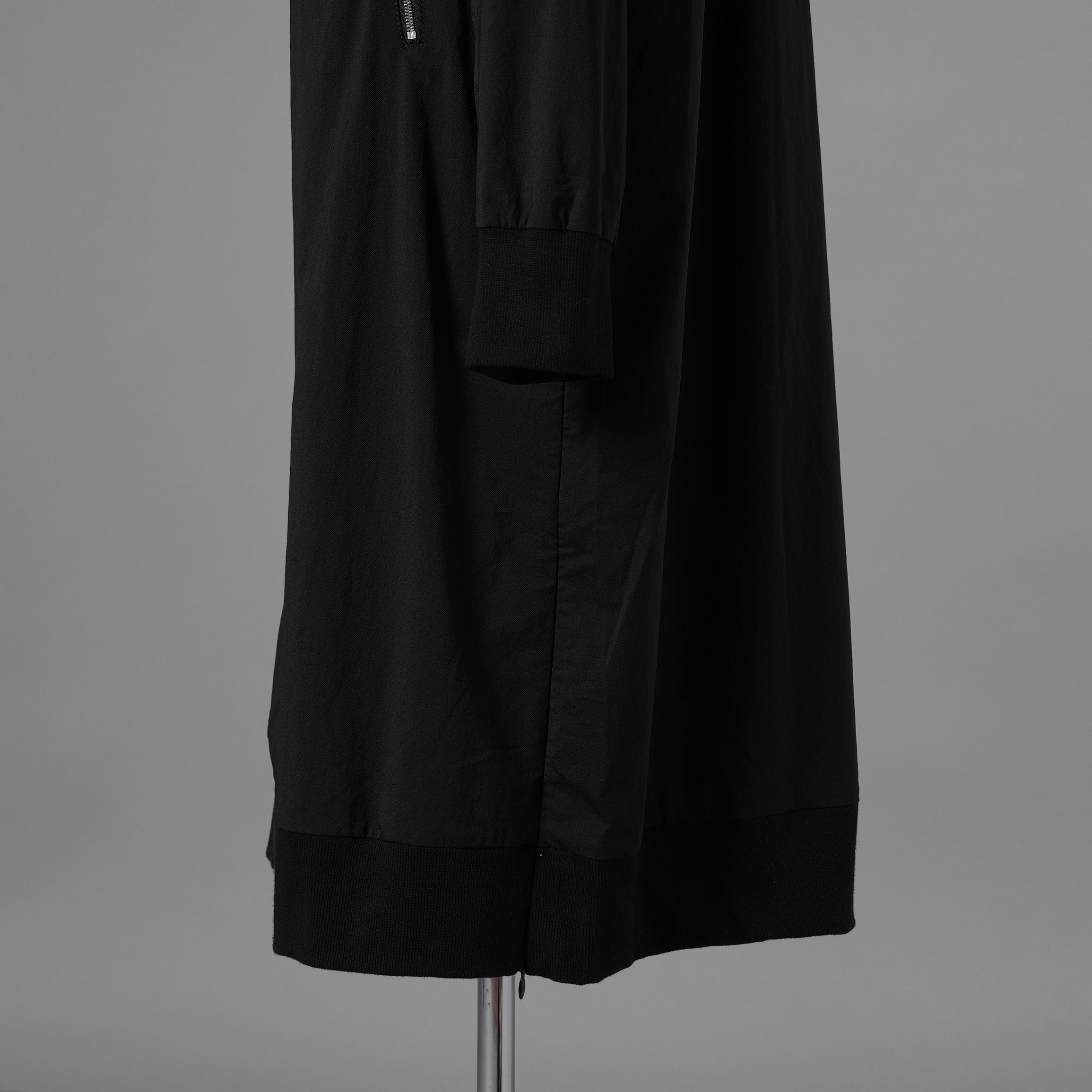 bajra バジュラ / 美品  24AW フロストナイロンストレッチ ロングブルゾン アウター / 157UJ02 / size 2 (BLACK) 352074-in-ue
