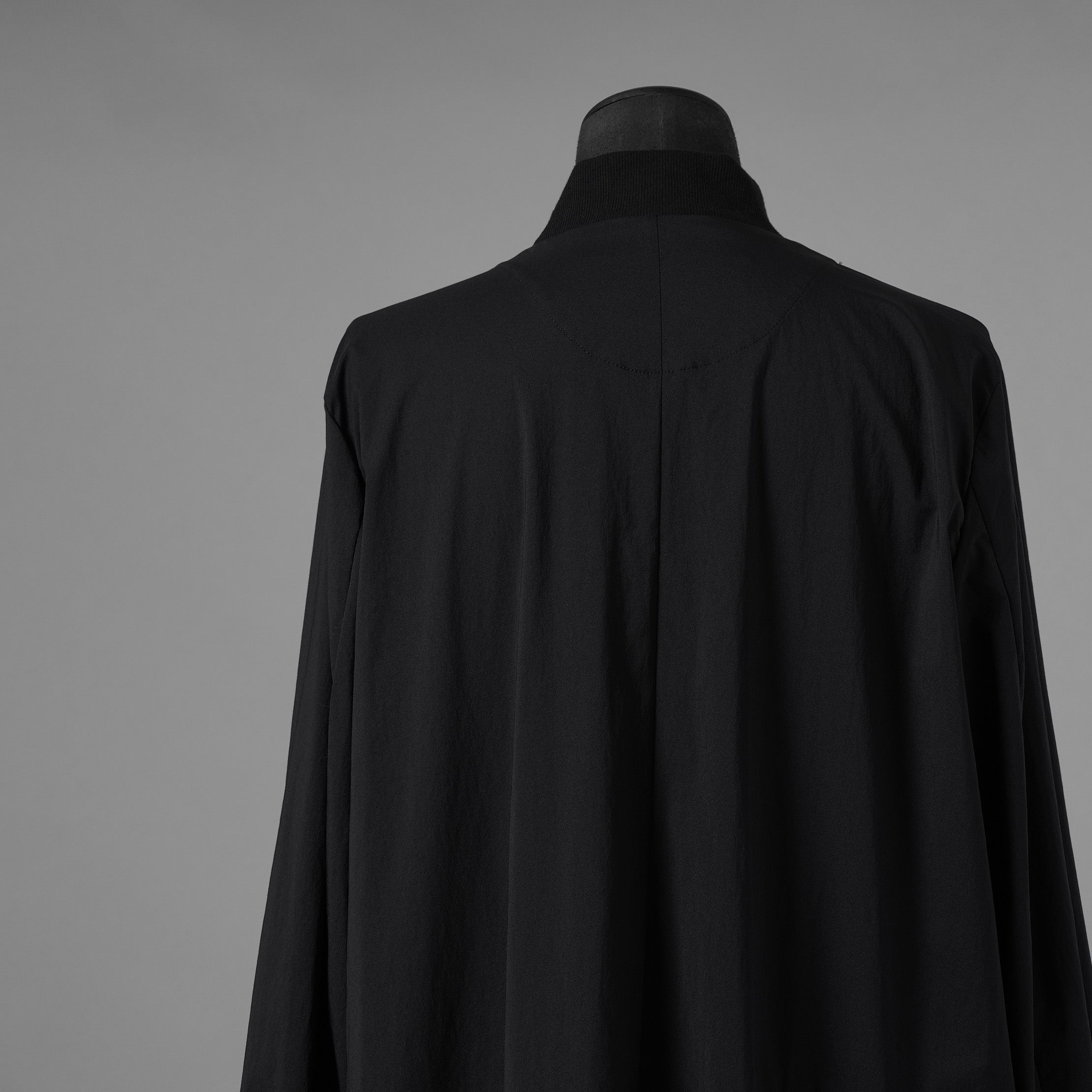 bajra バジュラ / 美品  24AW フロストナイロンストレッチ ロングブルゾン アウター / 157UJ02 / size 2 (BLACK) 352074-in-ue