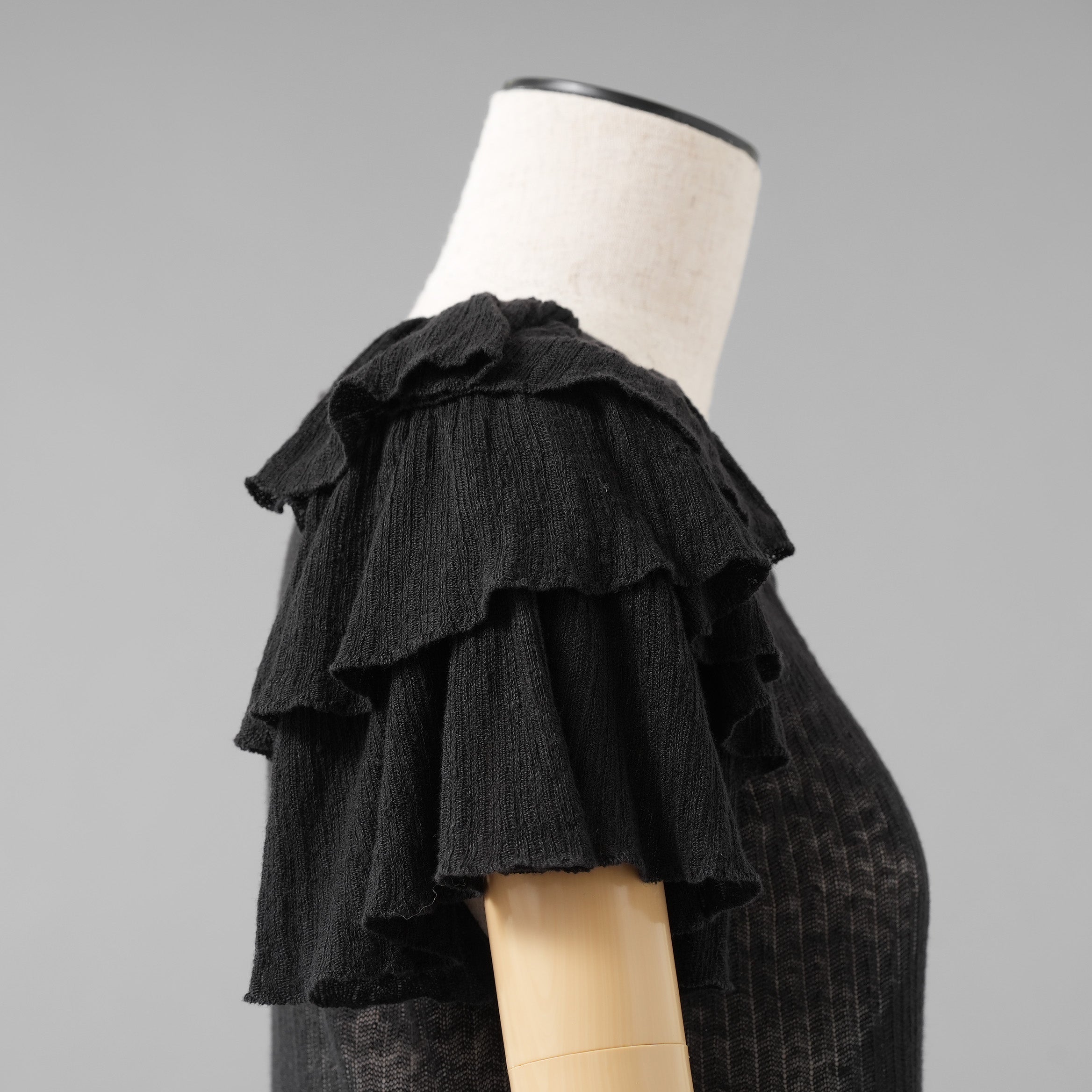Christian Dior クリスチャンディオール / 美品 23AW Bee刺繍 フリル袖 リネンニット トップス / 324T03AM710 / size 44 (BLACK) レディース