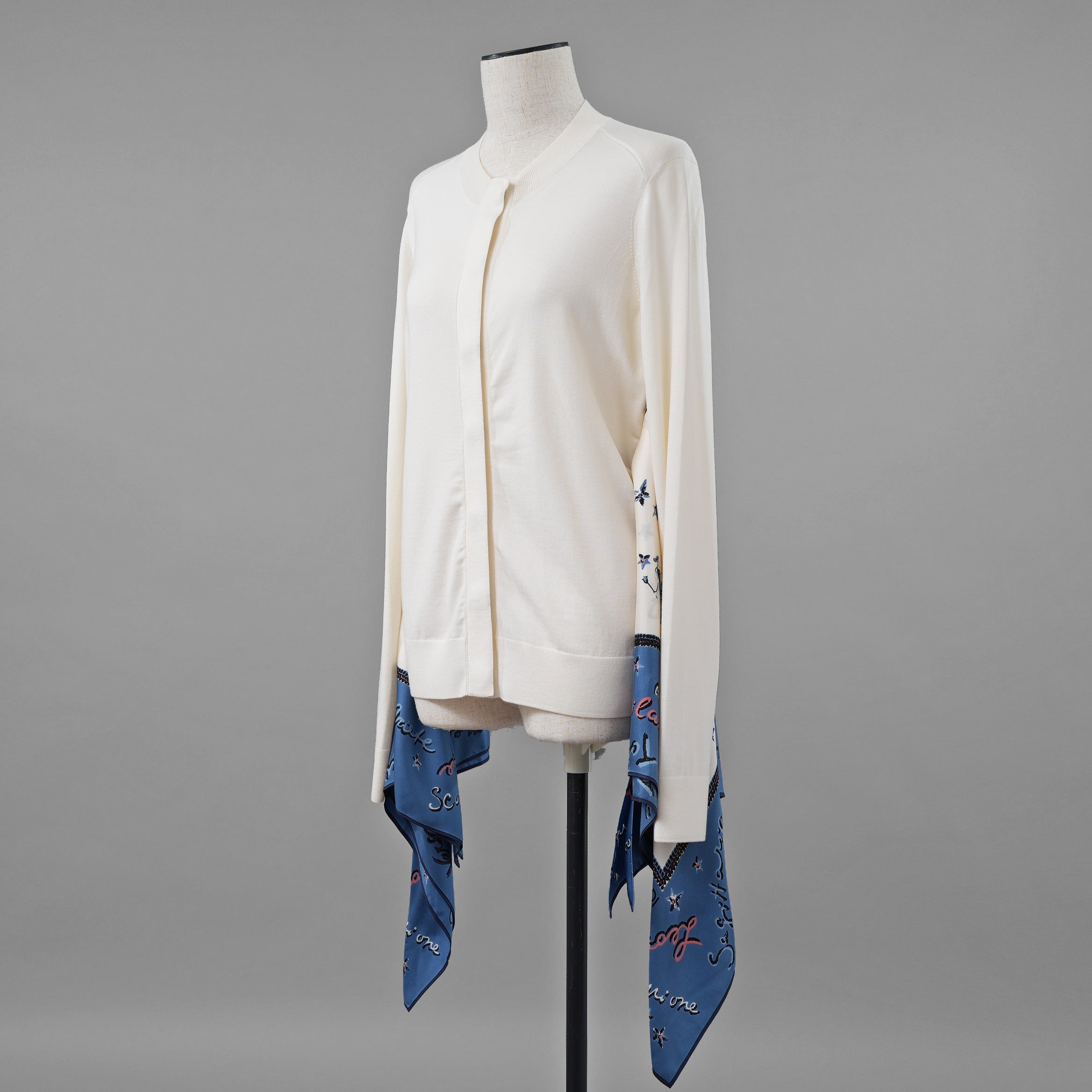 FENDI フェンディ / 美品 23SS リゾート 星座モチーフ ゾディアック プリント シルクスカーフ切替 ニット カーディガン / FZC973 ANZD / size 40 (IVORY WHITE) レディース