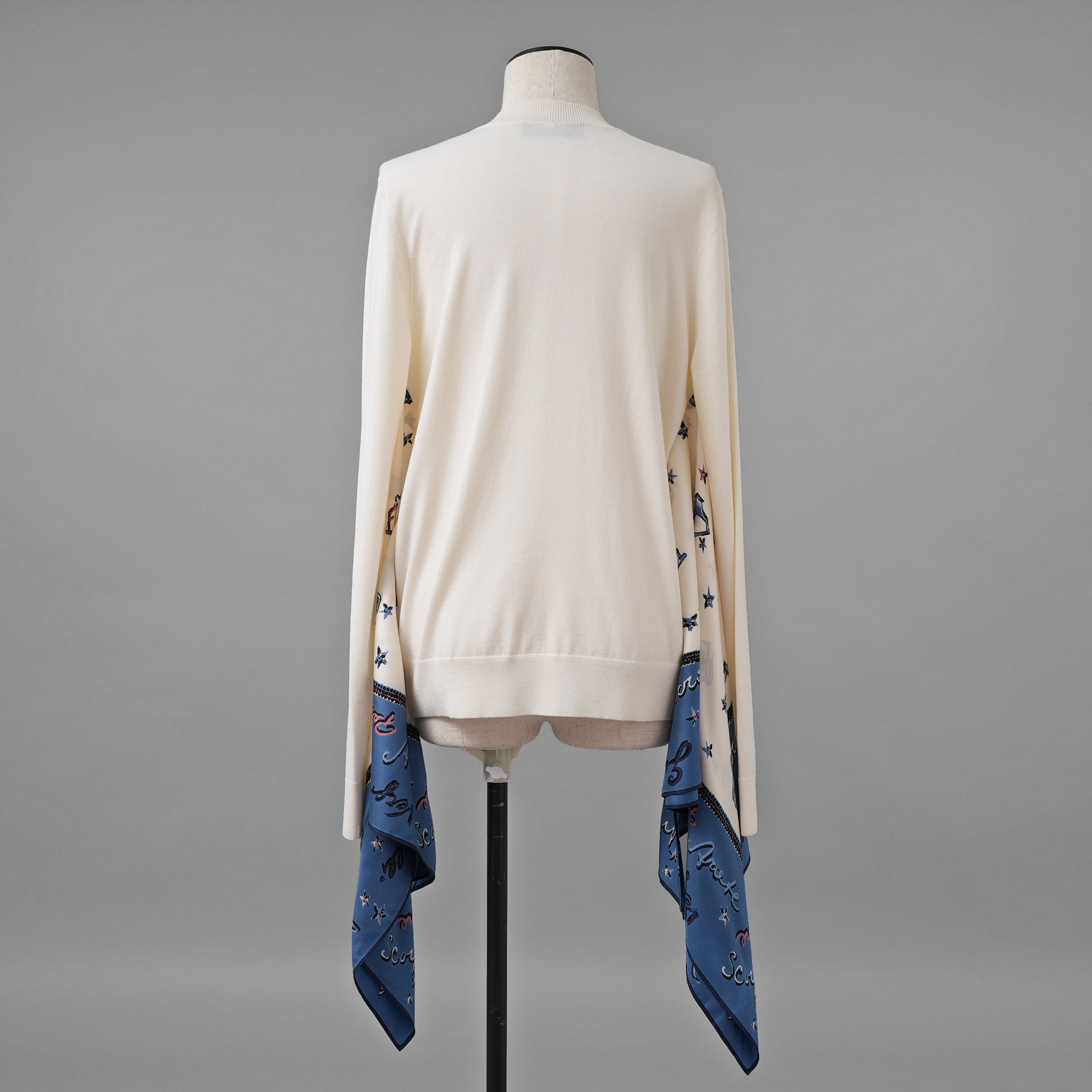 FENDI フェンディ / 美品 23SS リゾート 星座モチーフ ゾディアック プリント シルクスカーフ切替 ニット カーディガン / FZC973 ANZD / size 40 (IVORY WHITE) レディース