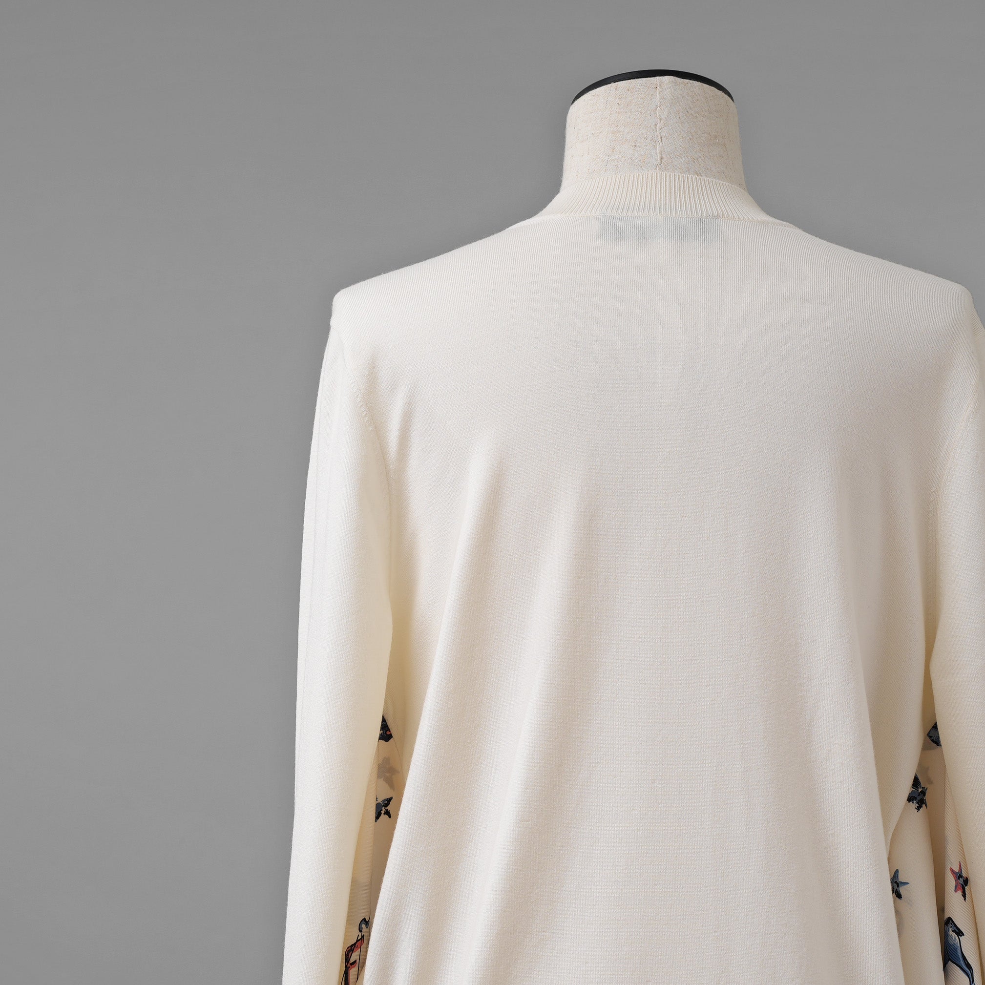 FENDI フェンディ / 美品 23SS リゾート 星座モチーフ ゾディアック プリント シルクスカーフ切替 ニット カーディガン / FZC973 ANZD / size 40 (IVORY WHITE) レディース