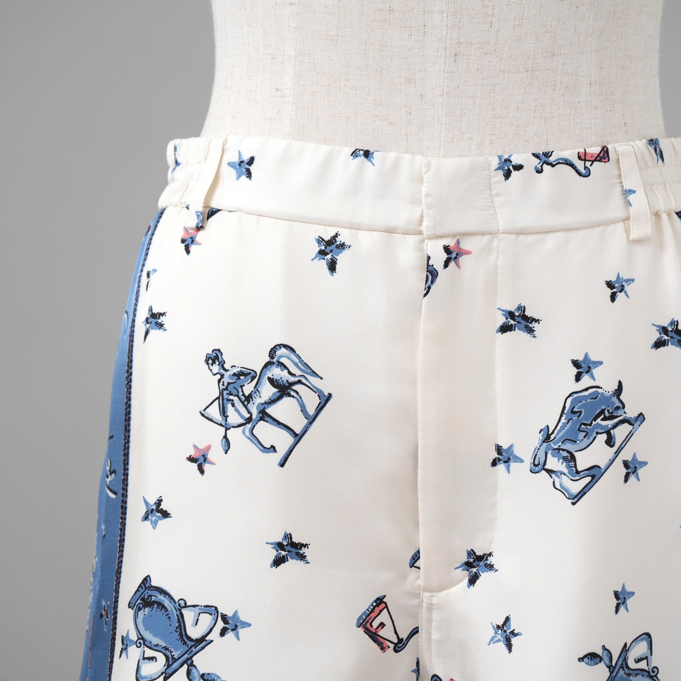 FENDI フェンディ / 美品 23SS リゾート 星座モチーフ ゾディアック プリント シルク メンズ ショートパンツ / FB0936 AO6X / size 44 (MULTI COLOR)
