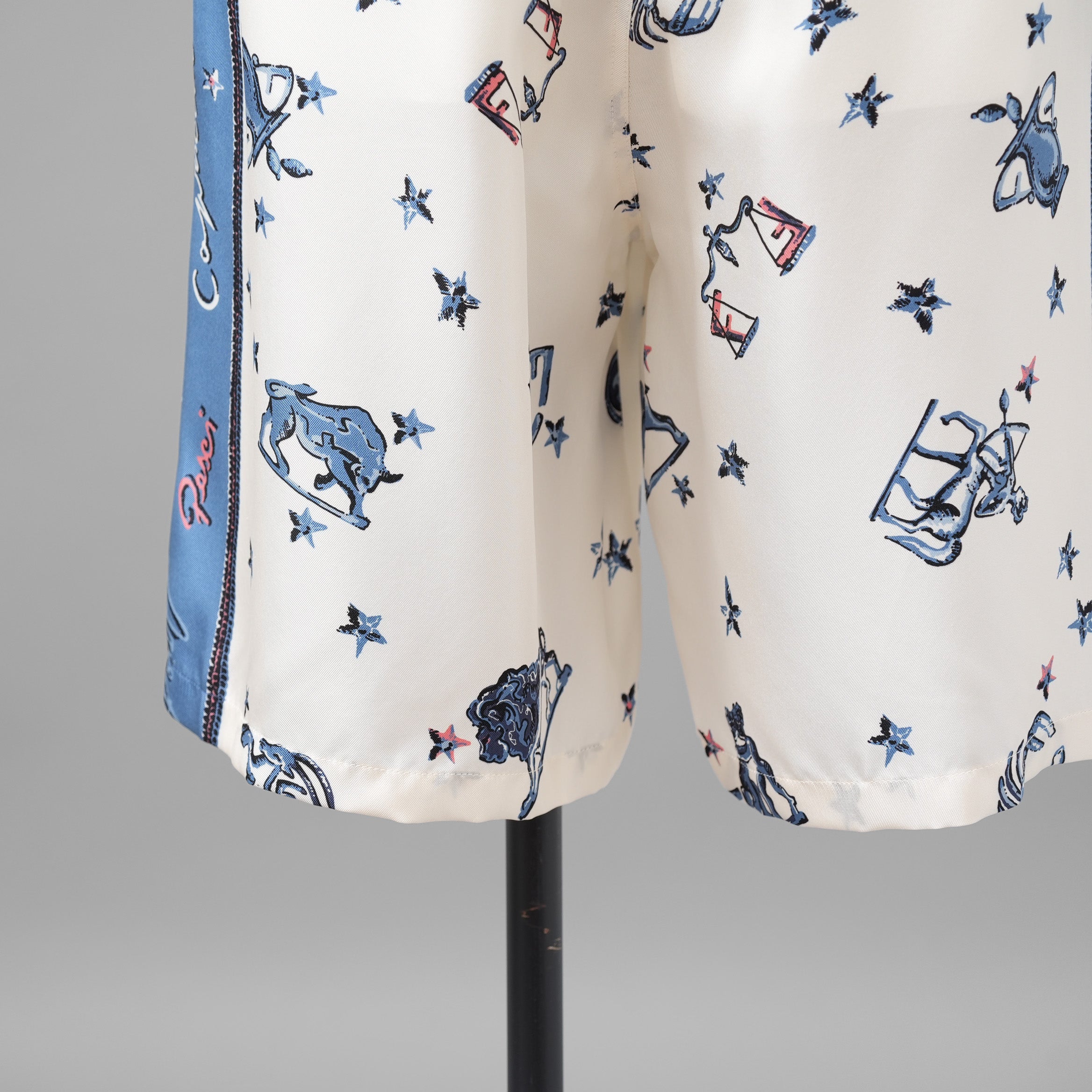 FENDI フェンディ / 美品 23SS リゾート 星座モチーフ ゾディアック プリント シルク メンズ ショートパンツ / FB0936 AO6X / size 44 (MULTI COLOR)