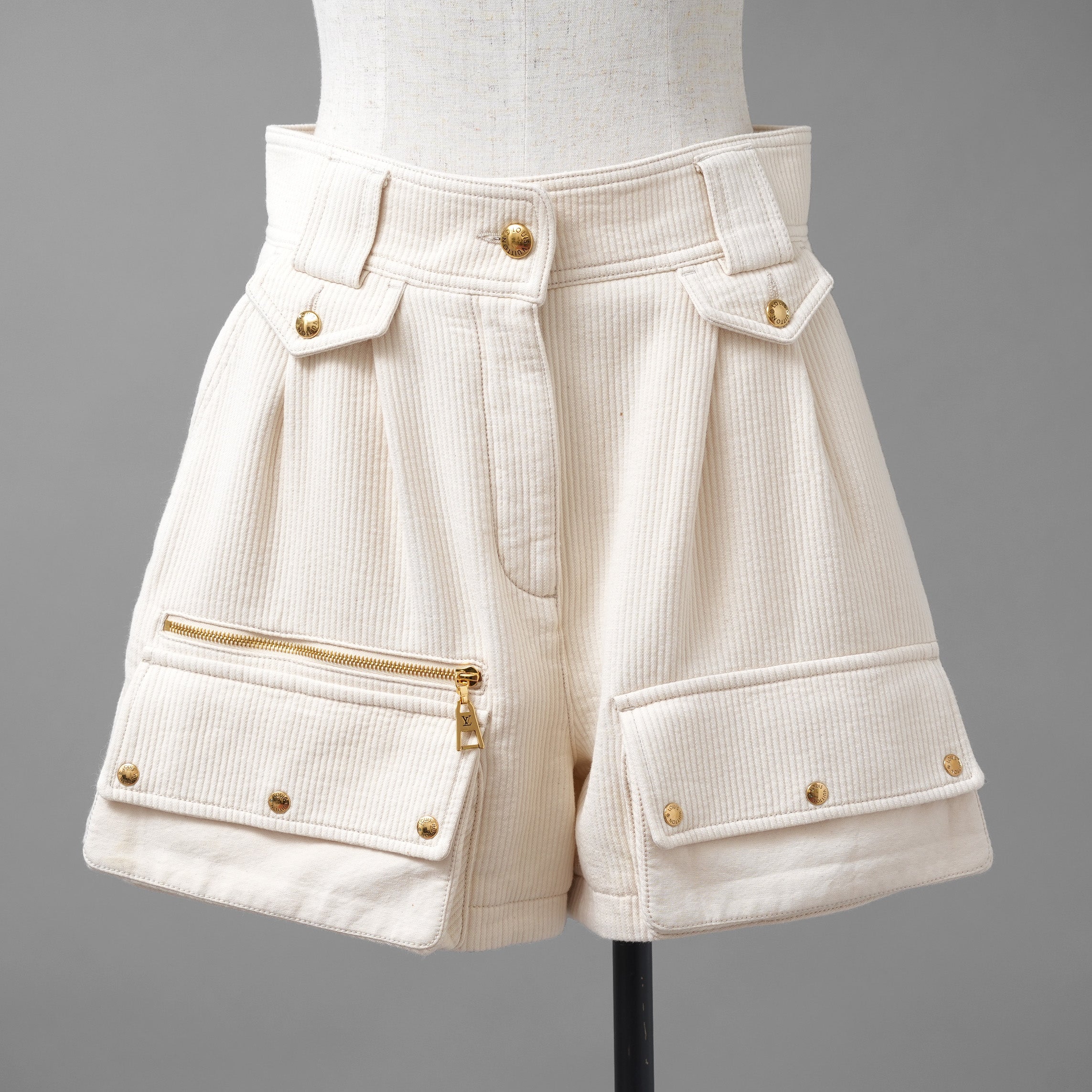 LOUIS VUITTON ルイヴィトン / 22AW コーデュロイ カーゴ  ショートパンツ/ RW222J DA8 FNPA16 / size 38 (IVORY WHITE × GOLD) レディース