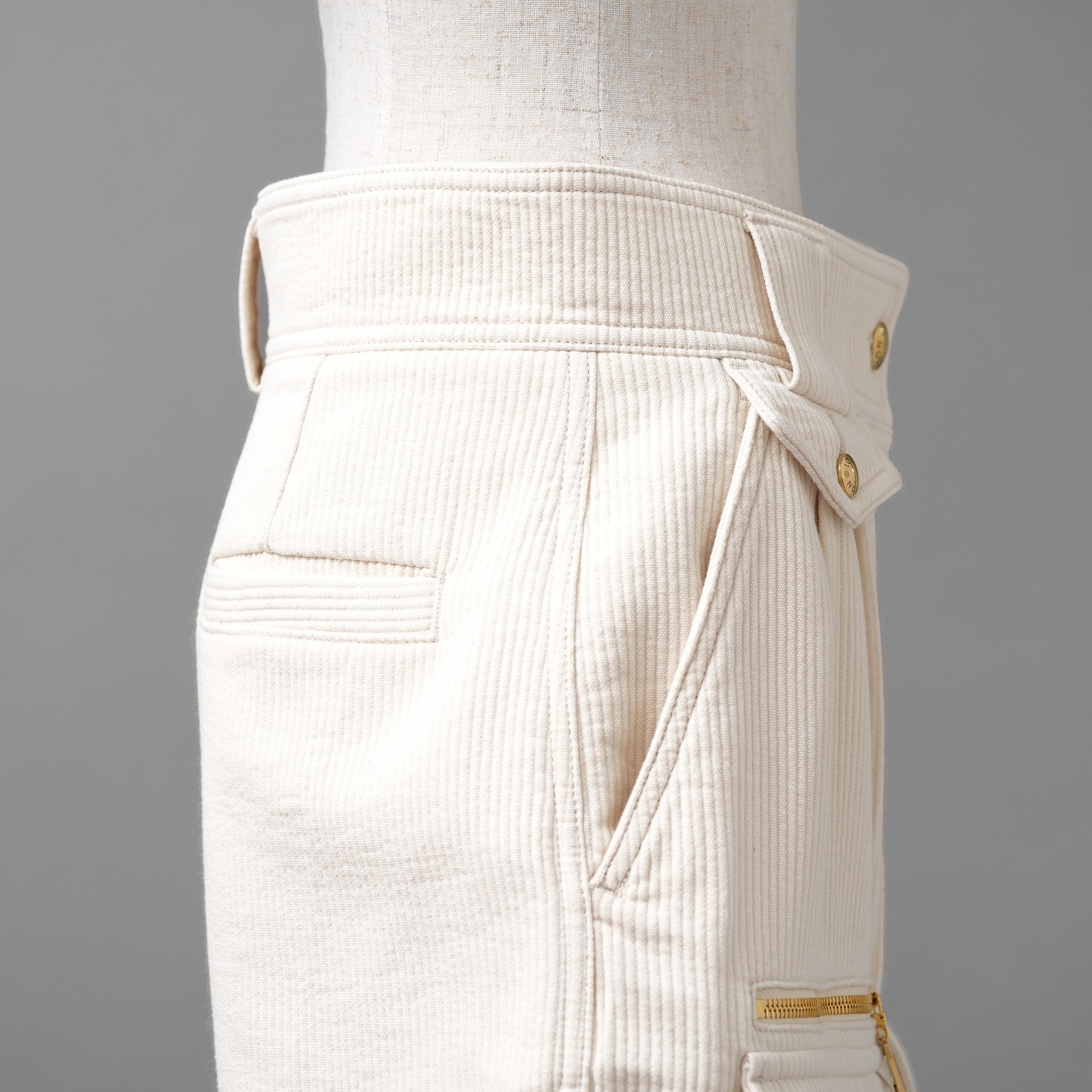 LOUIS VUITTON ルイヴィトン / 22AW コーデュロイ カーゴ  ショートパンツ/ RW222J DA8 FNPA16 / size 38 (IVORY WHITE × GOLD) レディース