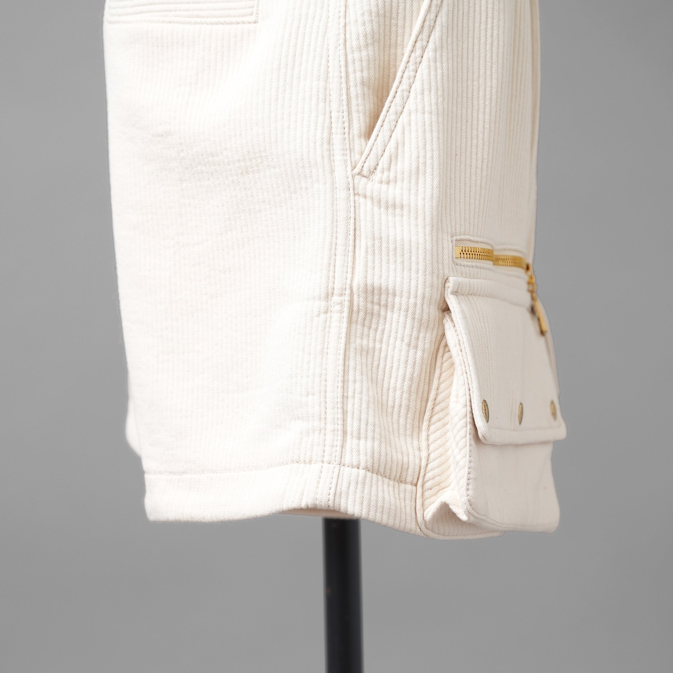 LOUIS VUITTON ルイヴィトン / 22AW コーデュロイ カーゴ  ショートパンツ/ RW222J DA8 FNPA16 / size 38 (IVORY WHITE × GOLD) レディース