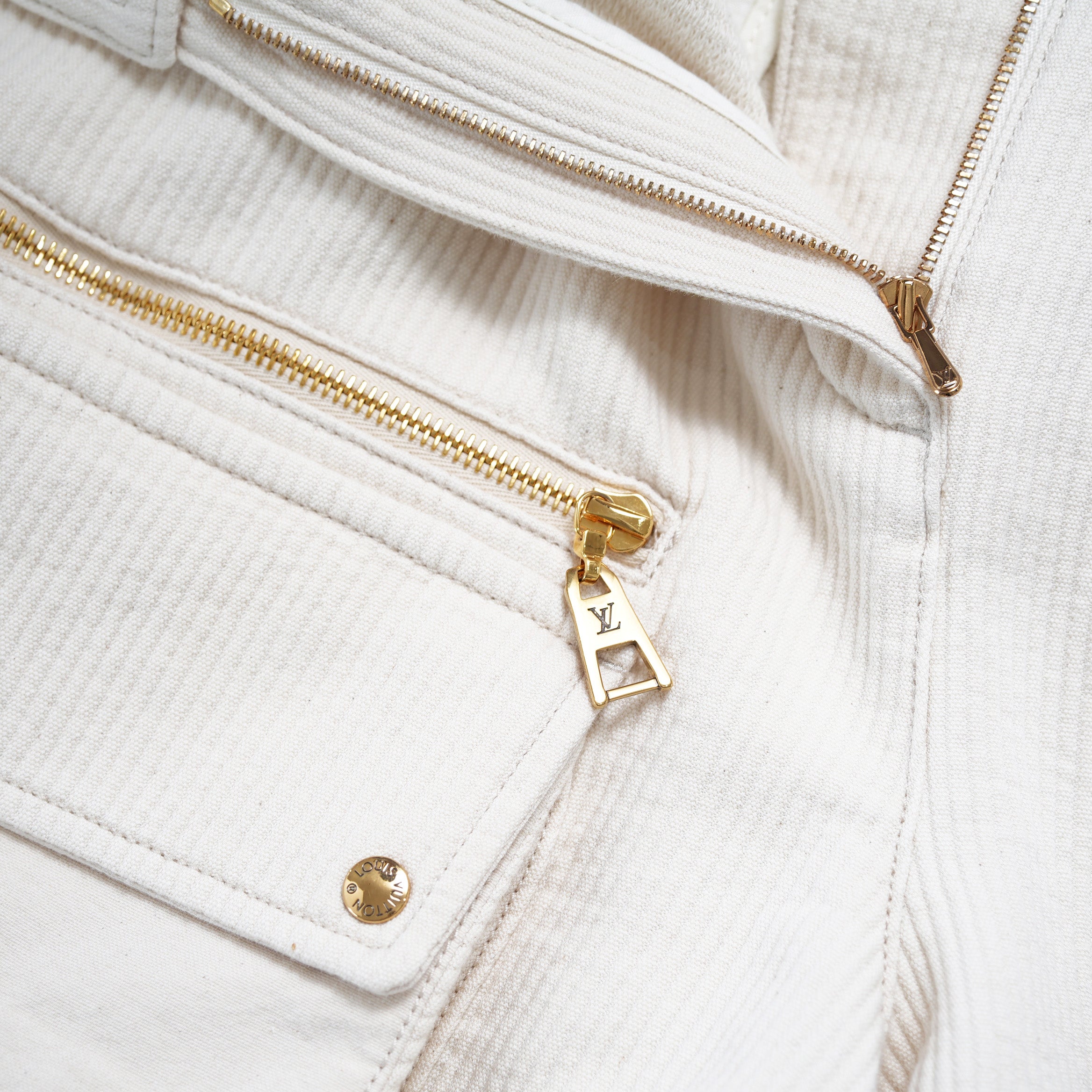 LOUIS VUITTON ルイヴィトン / 22AW コーデュロイ カーゴ  ショートパンツ/ RW222J DA8 FNPA16 / size 38 (IVORY WHITE × GOLD) レディース