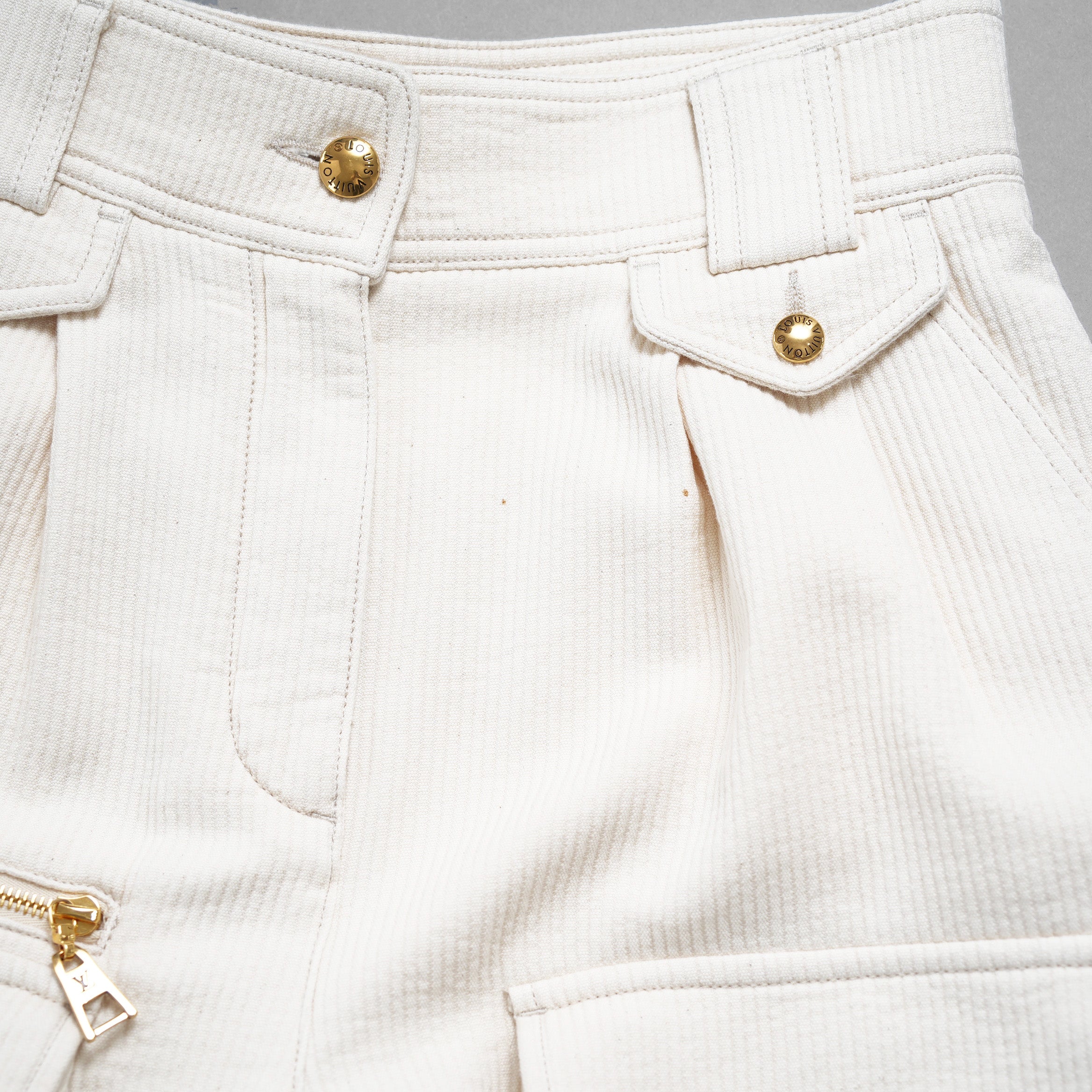 LOUIS VUITTON ルイヴィトン / 22AW コーデュロイ カーゴ  ショートパンツ/ RW222J DA8 FNPA16 / size 38 (IVORY WHITE × GOLD) レディース