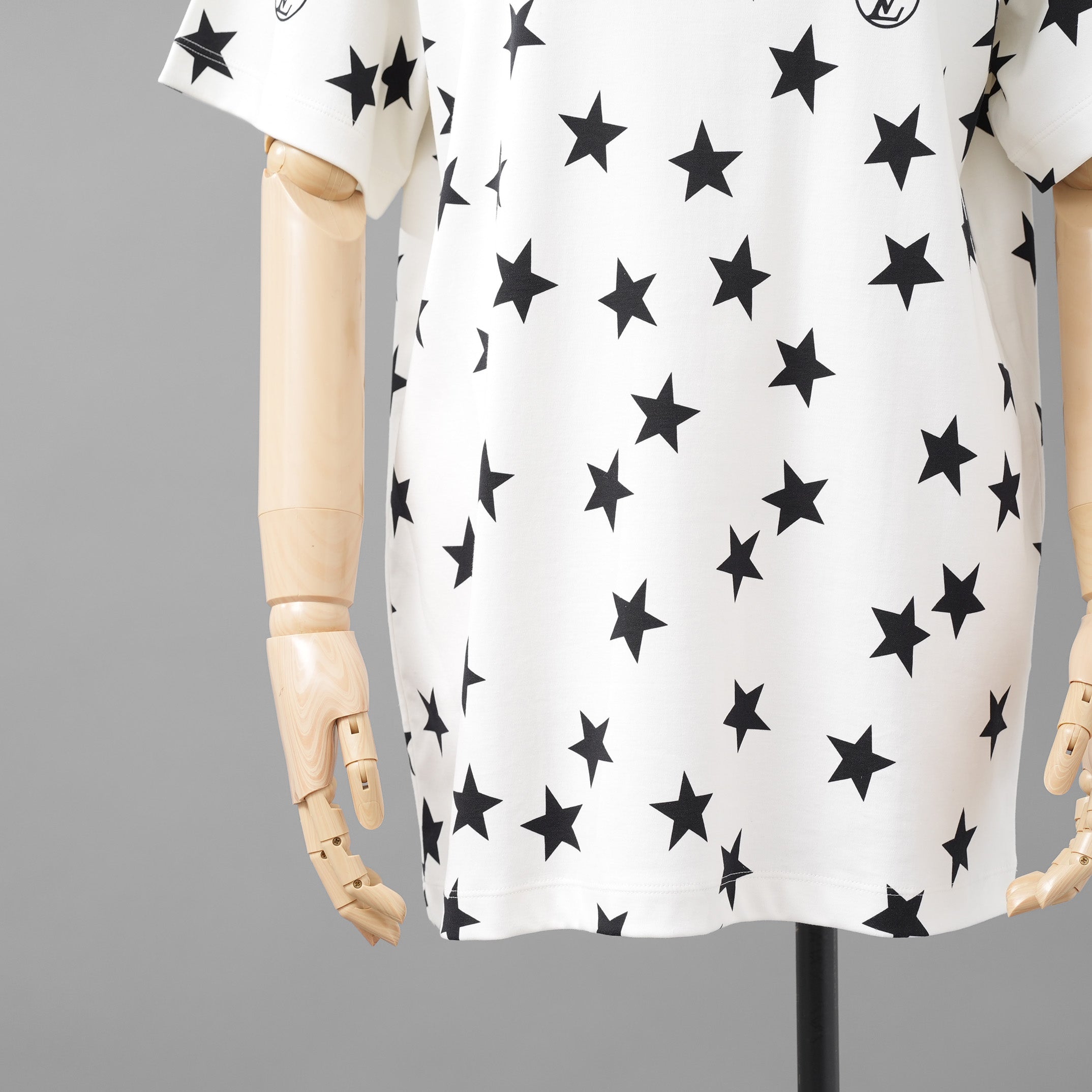 LOUIS VUITTON ルイヴィトン / 美品 22AW LVロゴ・スタープリント  チェーン / 半袖Tシャツ / 1AA9WZ / size M (WHITE) レディース