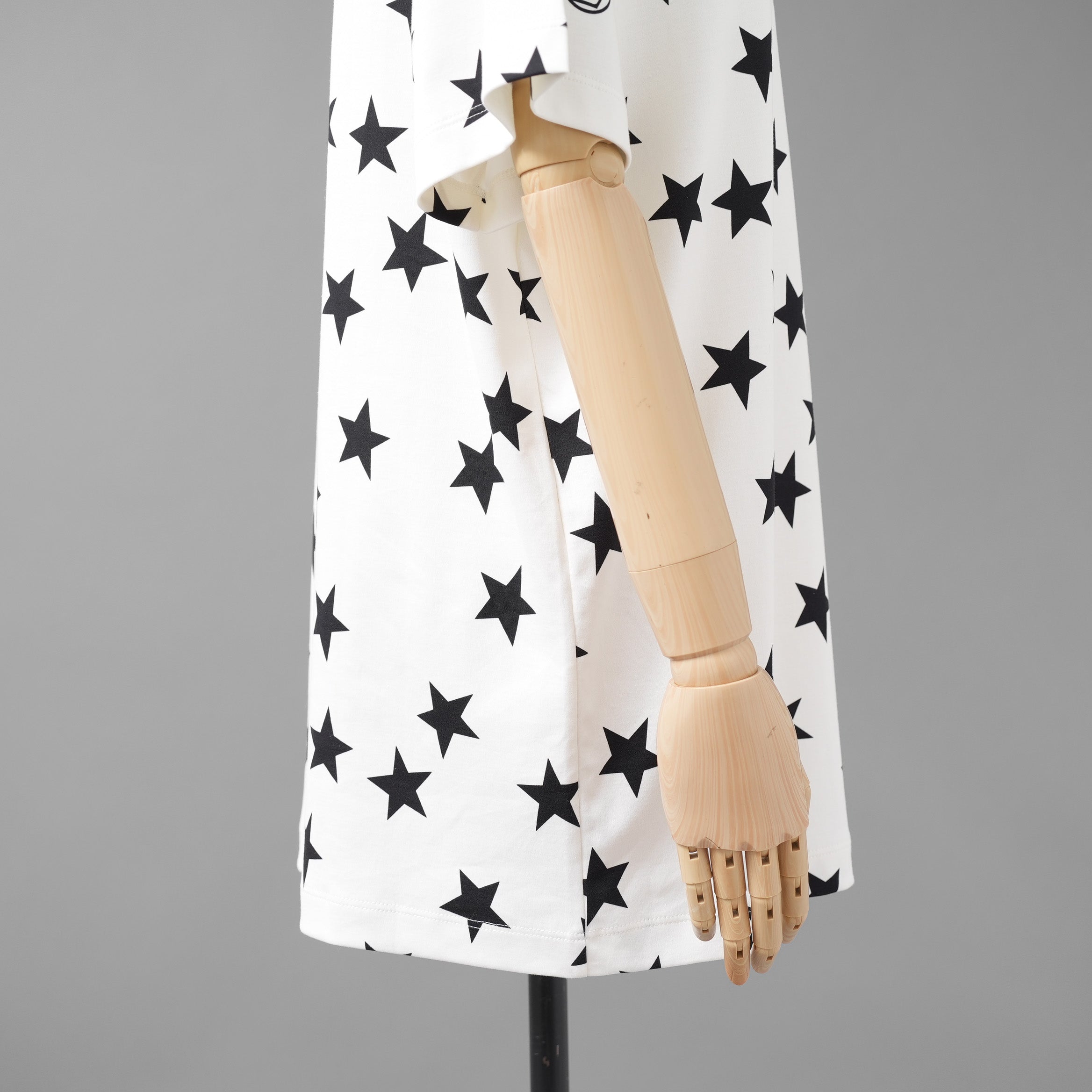 LOUIS VUITTON ルイヴィトン / 美品 22AW LVロゴ・スタープリント  チェーン / 半袖Tシャツ / 1AA9WZ / size M (WHITE) レディース