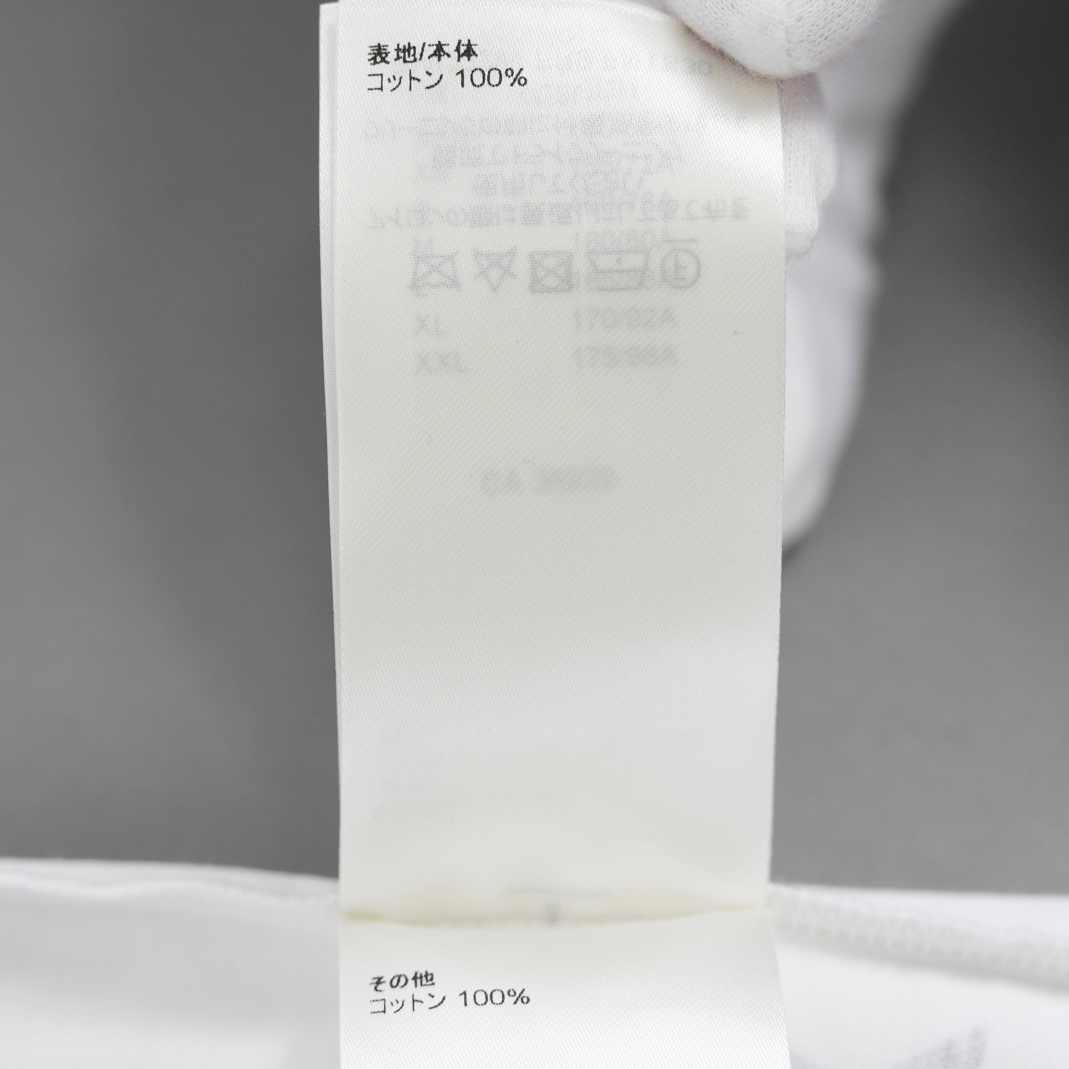 LOUIS VUITTON ルイヴィトン / 美品 22AW LVロゴ・スタープリント  チェーン / 半袖Tシャツ / 1AA9WZ / size M (WHITE) レディース