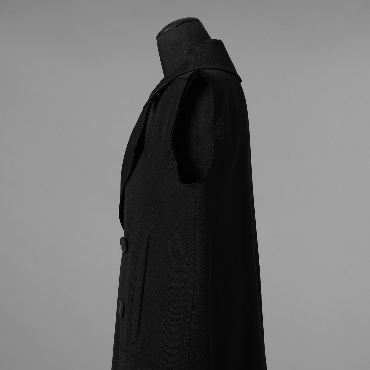 Rick Owens リックオウエンス / 美品 23AW LOXOR 期 / Black Sleeveless Slim Drella Coat コート ノースリーブ ドレラコート / RL02C7952-TWM / size 46 (BLACK) 352082-in-ue