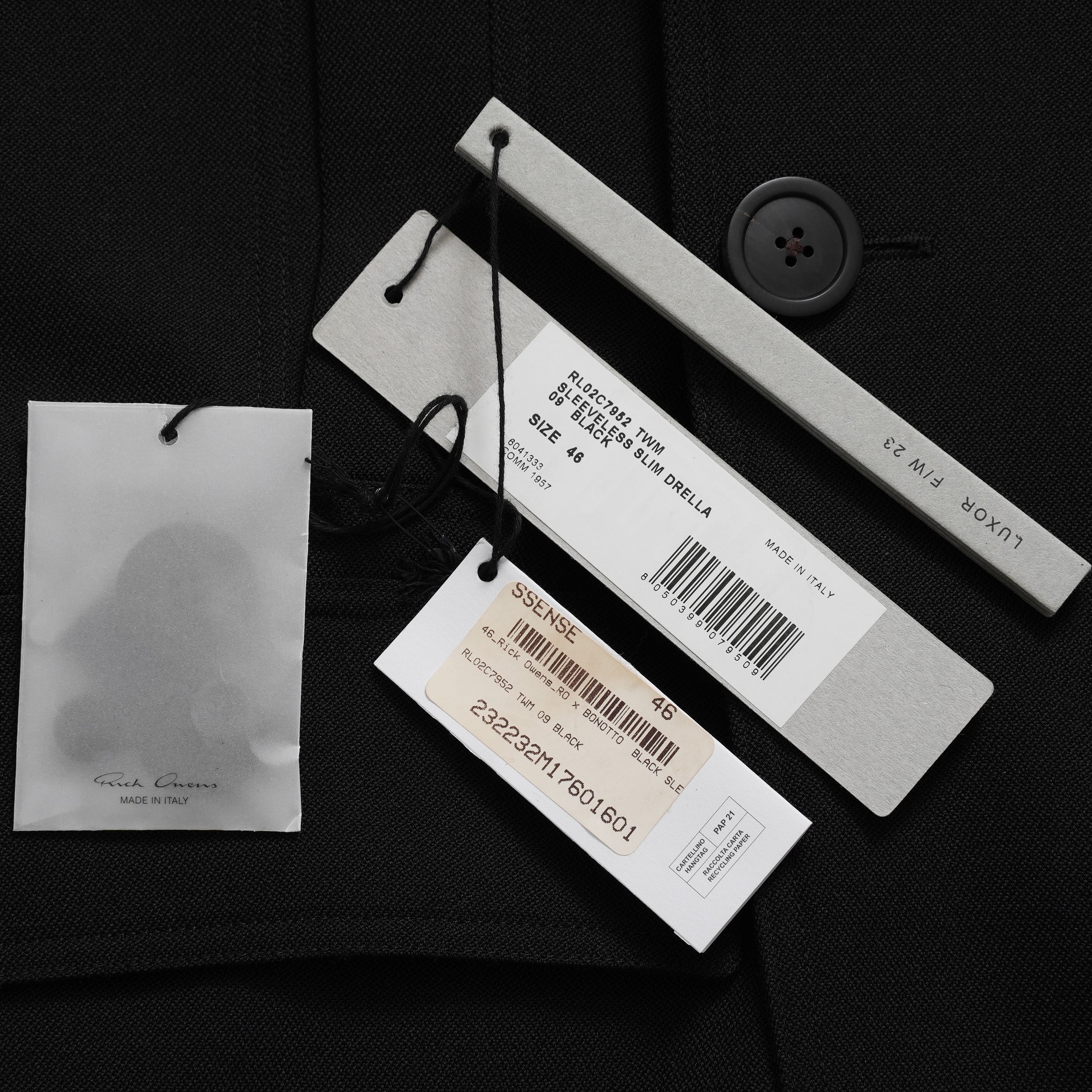 Rick Owens リックオウエンス / 美品 23AW LOXOR 期 / Black Sleeveless Slim Drella Coat コート ノースリーブ ドレラコート / RL02C7952-TWM / size 46 (BLACK) 352082-in-ue