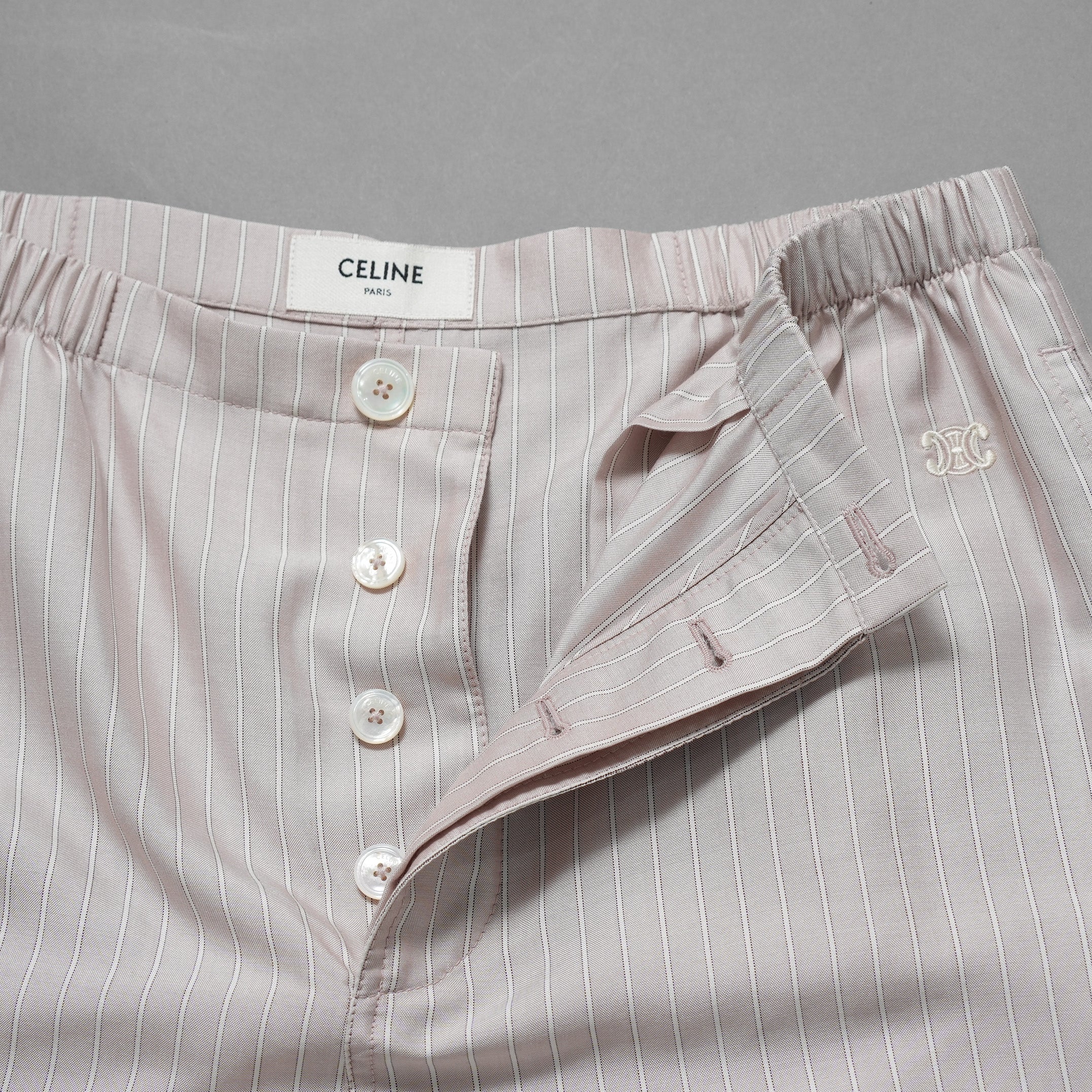 新品 希少 CELINE セリーヌ / 24SS 麻布台ヒルズ限定 トリオンフロゴ入り ストライプシルク パジャマ セットアップ / 長袖シャツ / パンツ / 2C17B948S / 2P26A948S / size 36 (LIGHHT PINK) レディース