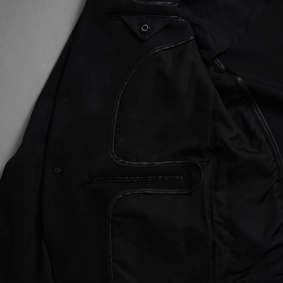 新品 1PIU1UGUALE3 ウノピゥウノウグァーレトレ x Del Piero ADP / 23AW デルピエロ コラボ JETSET GRANVIA TAILORED JACKET テーラードジャケット アウター / MDB001 PEU002 / size 4 (BLACK) 123020-alm