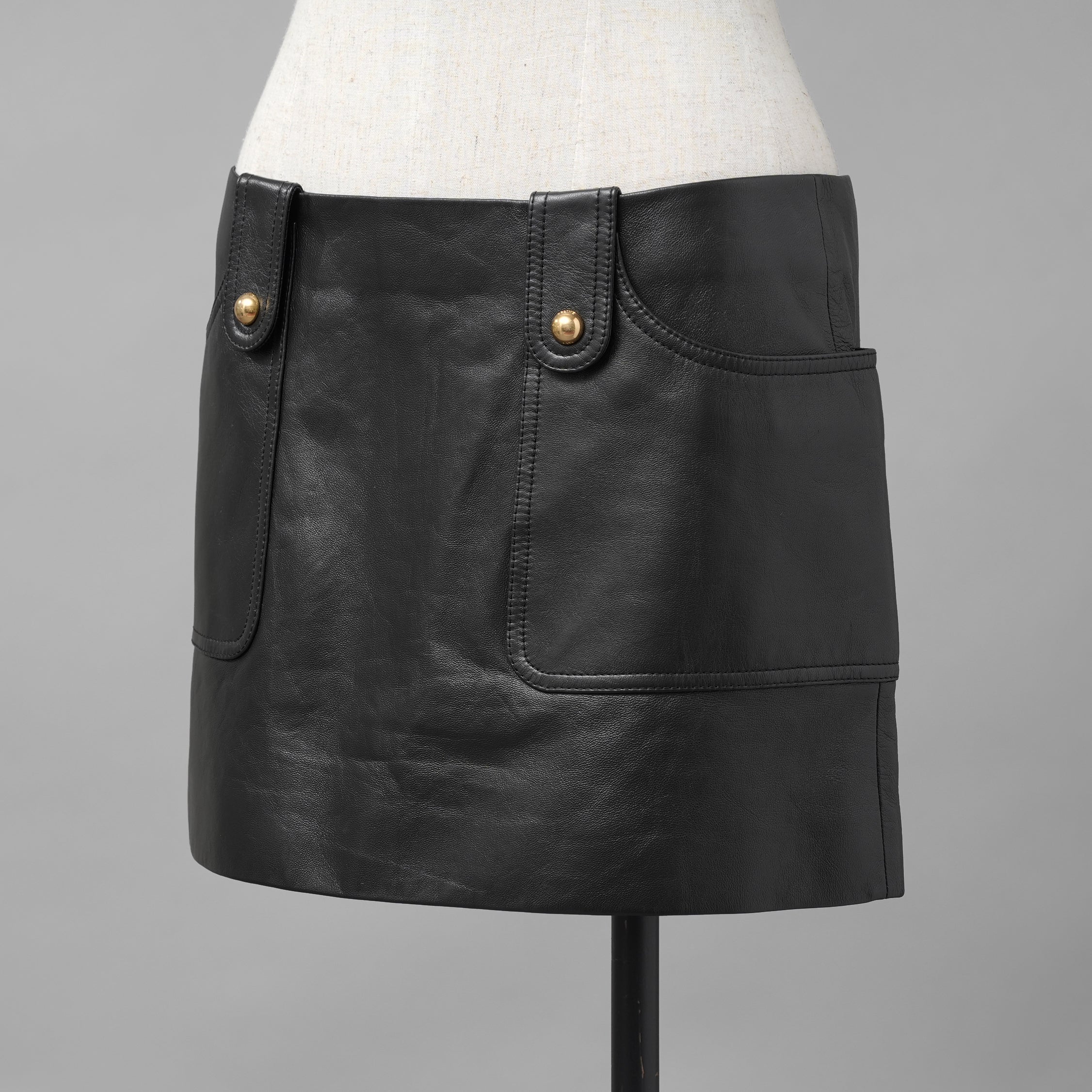 CELINE セリーヌ / 美品 23AW ラムレザー ミニスカート / 2H410305Q / size 38 (BLACK)