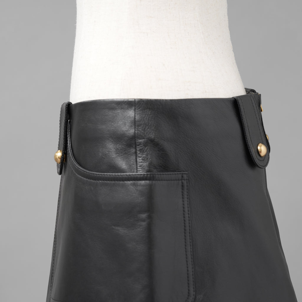 CELINE セリーヌ / 美品 23AW ラムレザー ミニスカート / 2H410305Q / size 38 (BLACK)