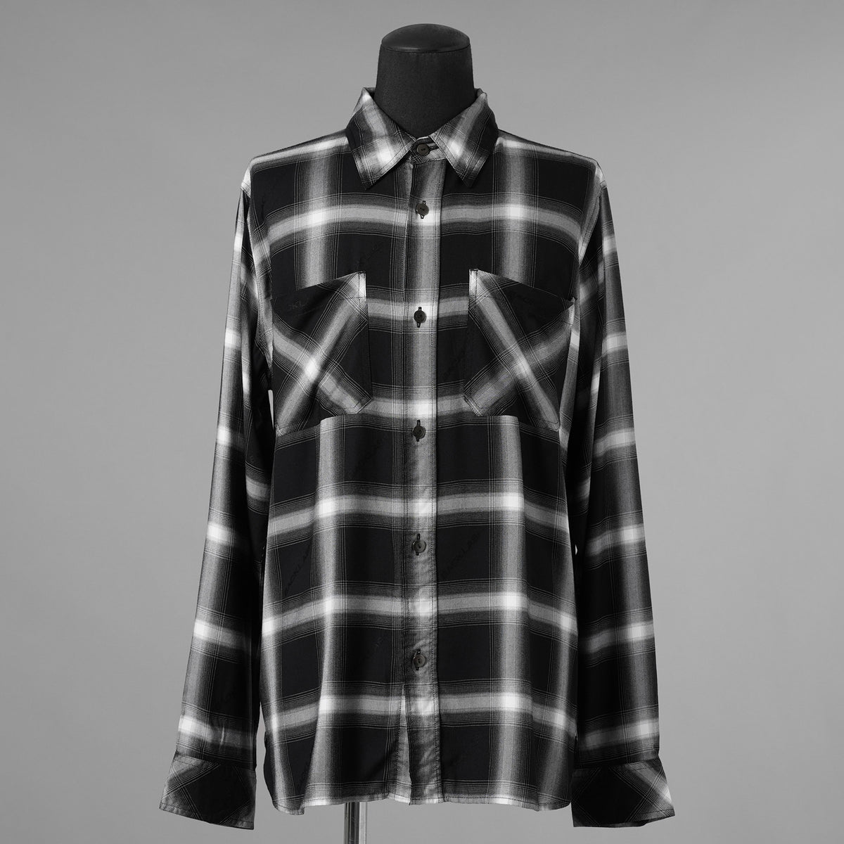 ISAMU KATAYAMA BACKLASH イサムカタヤマ バックラッシュ / 美品 24SSレーヨン オリジナル オンブレチェック ガーメントダイ 長袖シャツ / 2026-01 / size M (BLACK) 352093-in-ue