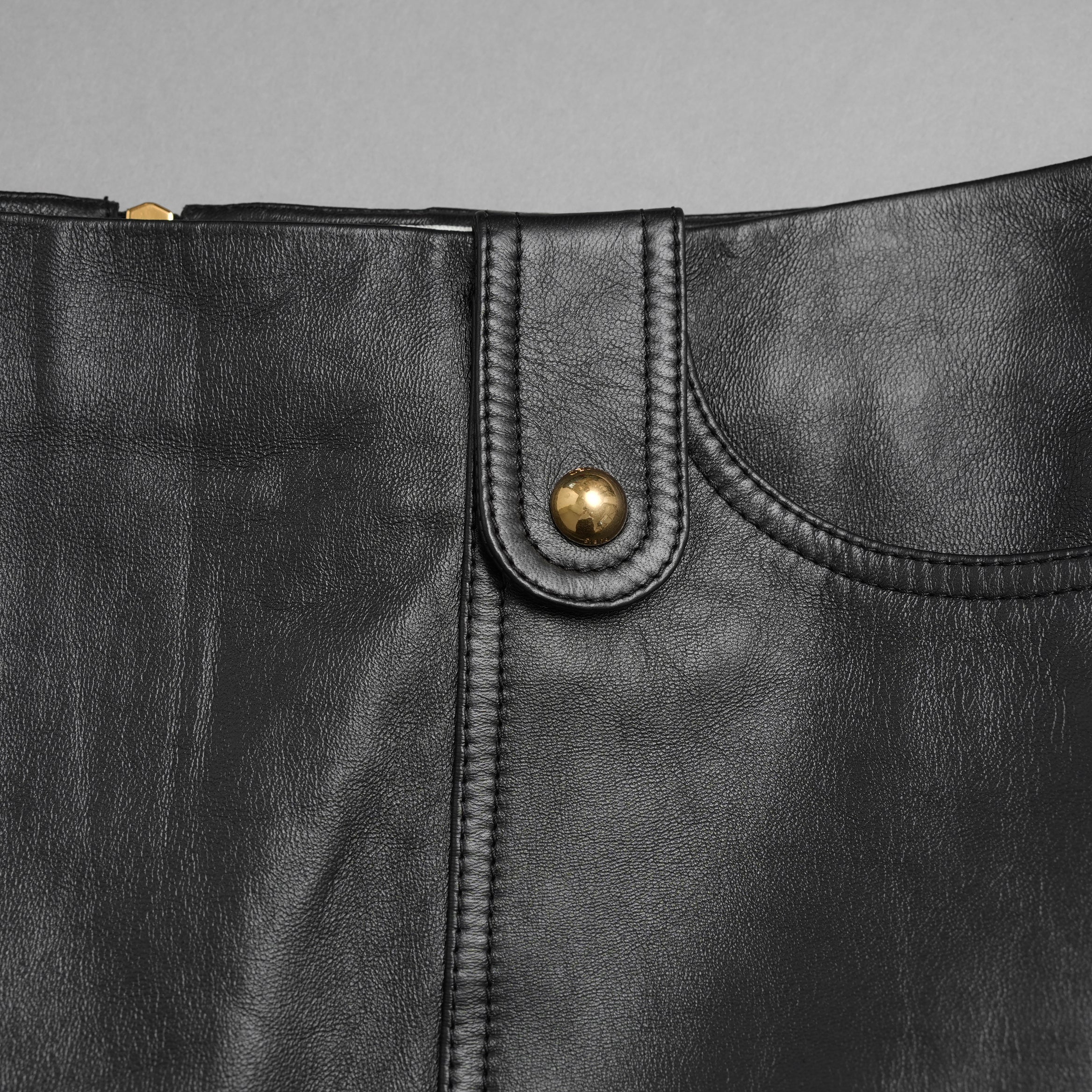 CELINE セリーヌ / 美品 23AW ラムレザー ミニスカート / 2H410305Q / size 38 (BLACK)