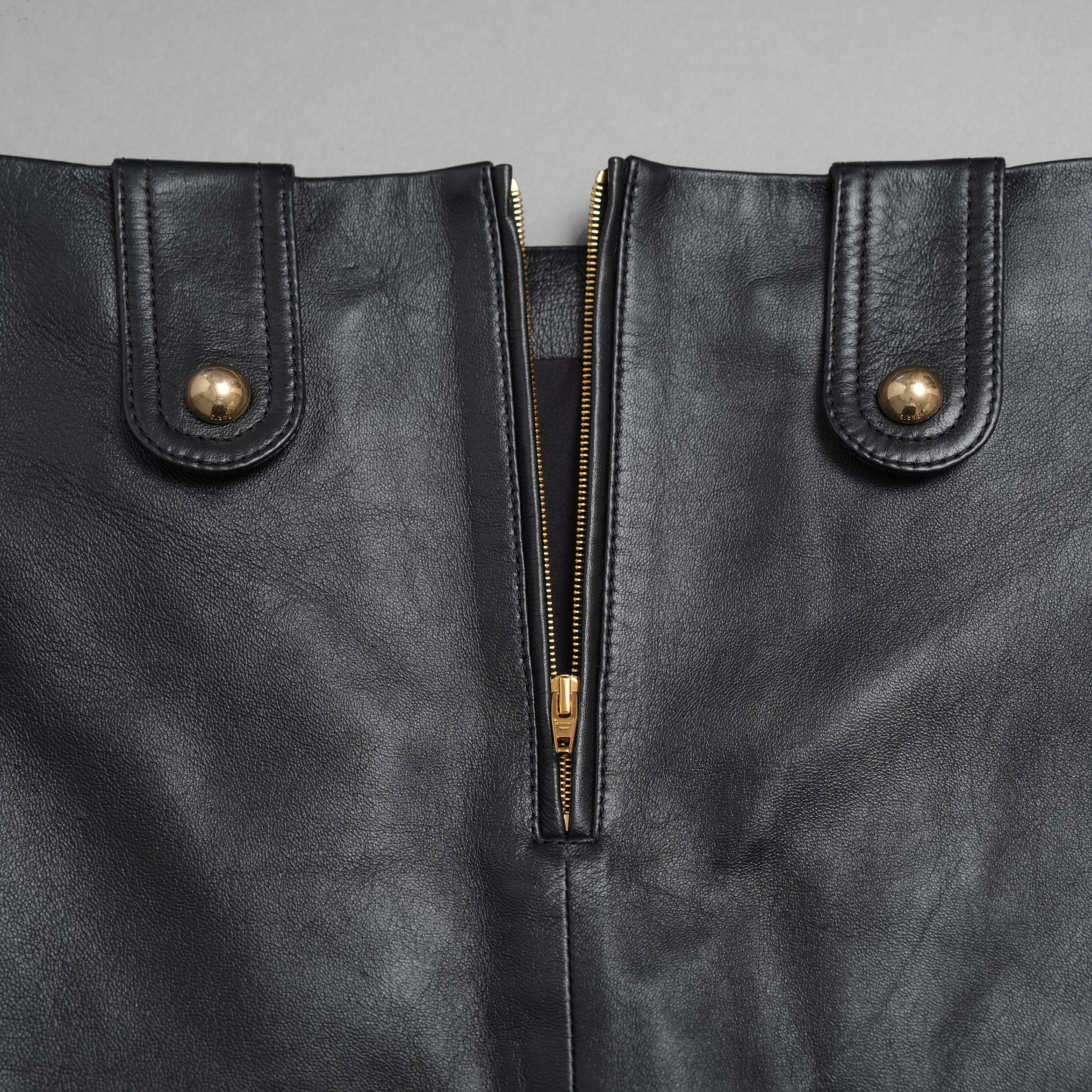 CELINE セリーヌ / 美品 23AW ラムレザー ミニスカート / 2H410305Q / size 38 (BLACK)