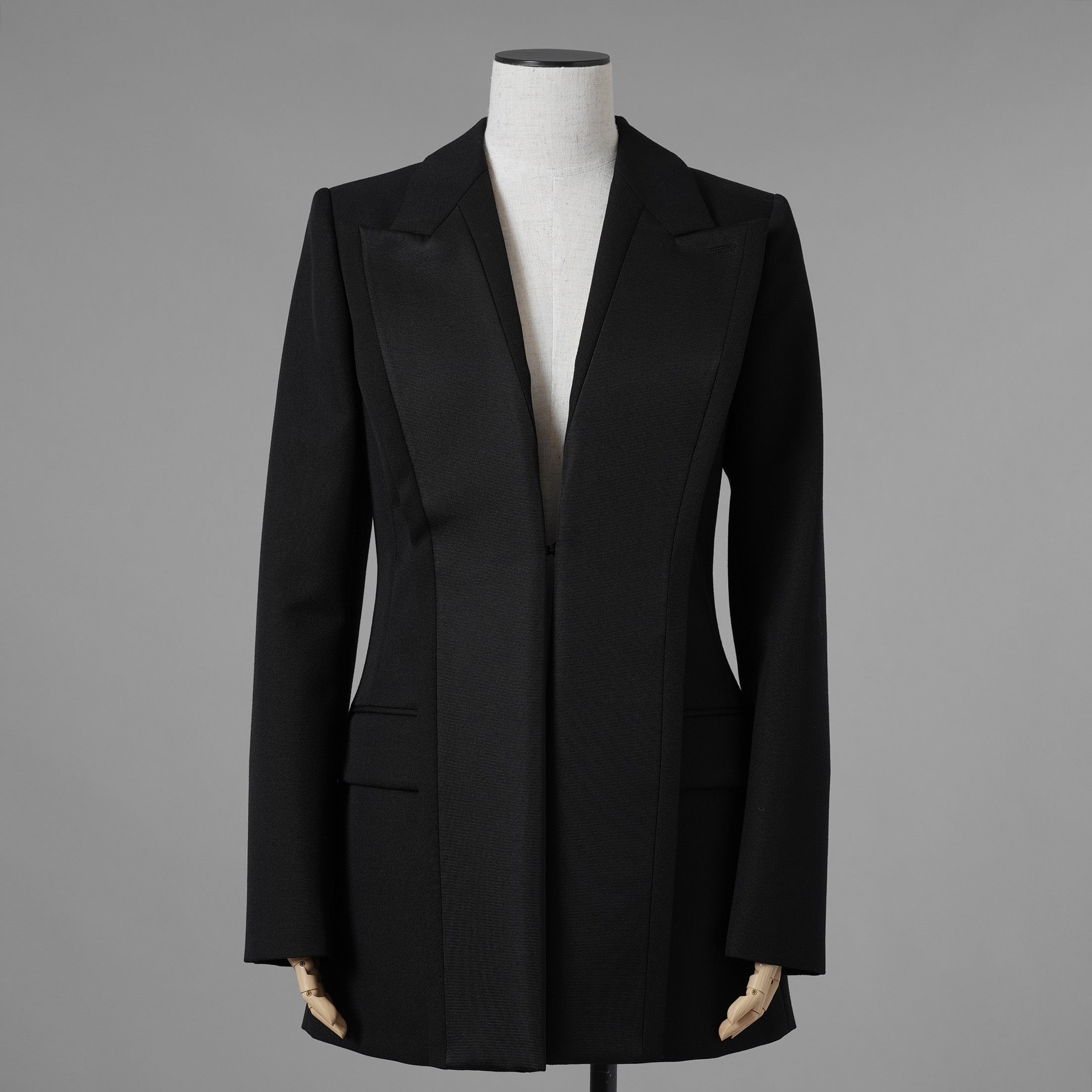 FENDI フェンディ / 美品 21AW Contrasting Lapel Tuxedo Blazer コントラスティング ラペル タキシード ブレザー ジャケット / FJ7215 AHLA / size 40 (BLACK) レディース 352092-izm