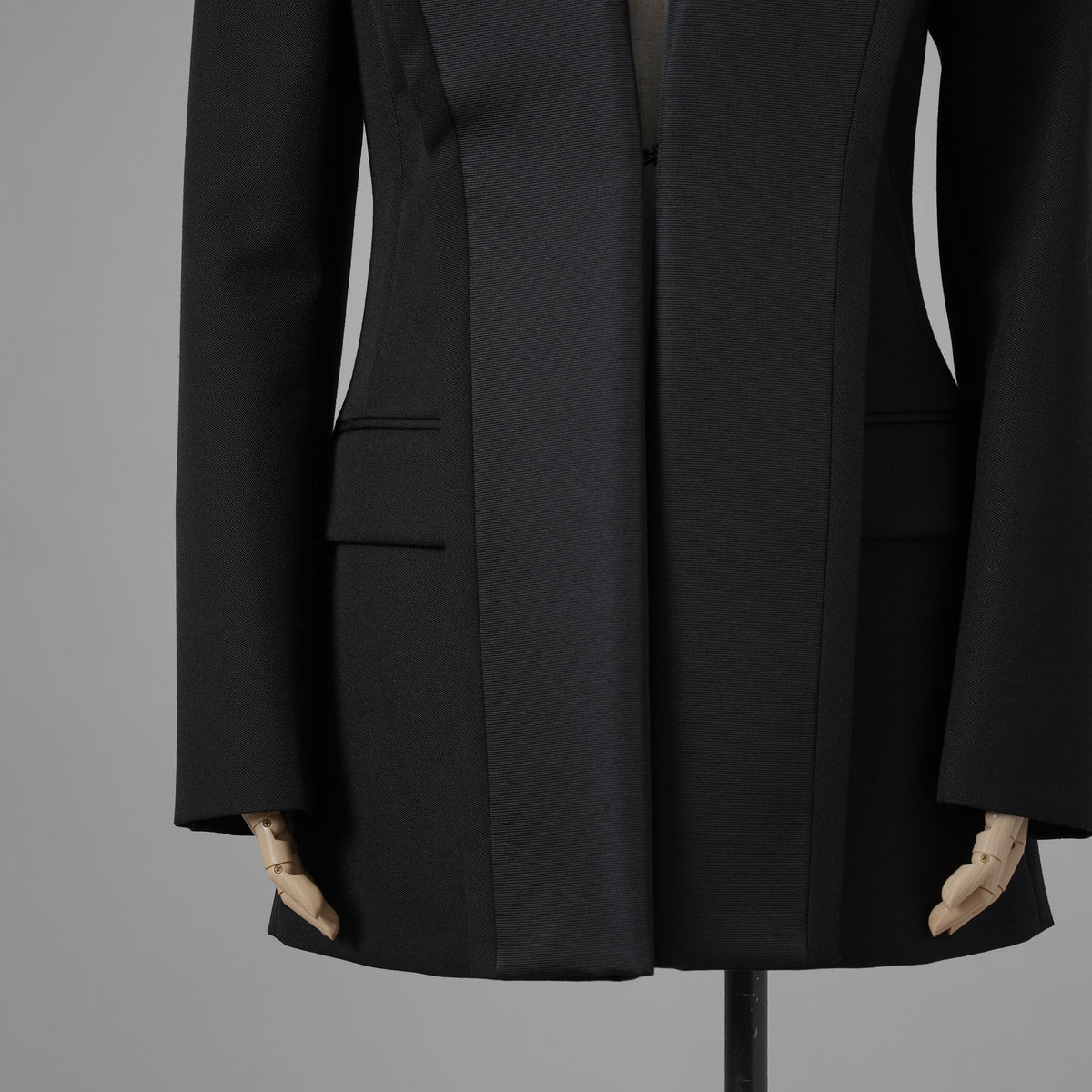 FENDI フェンディ / 美品 21AW Contrasting Lapel Tuxedo Blazer コントラスティング ラペル タキシード ブレザー ジャケット / FJ7215 AHLA / size 40 (BLACK) レディース 352092-izm