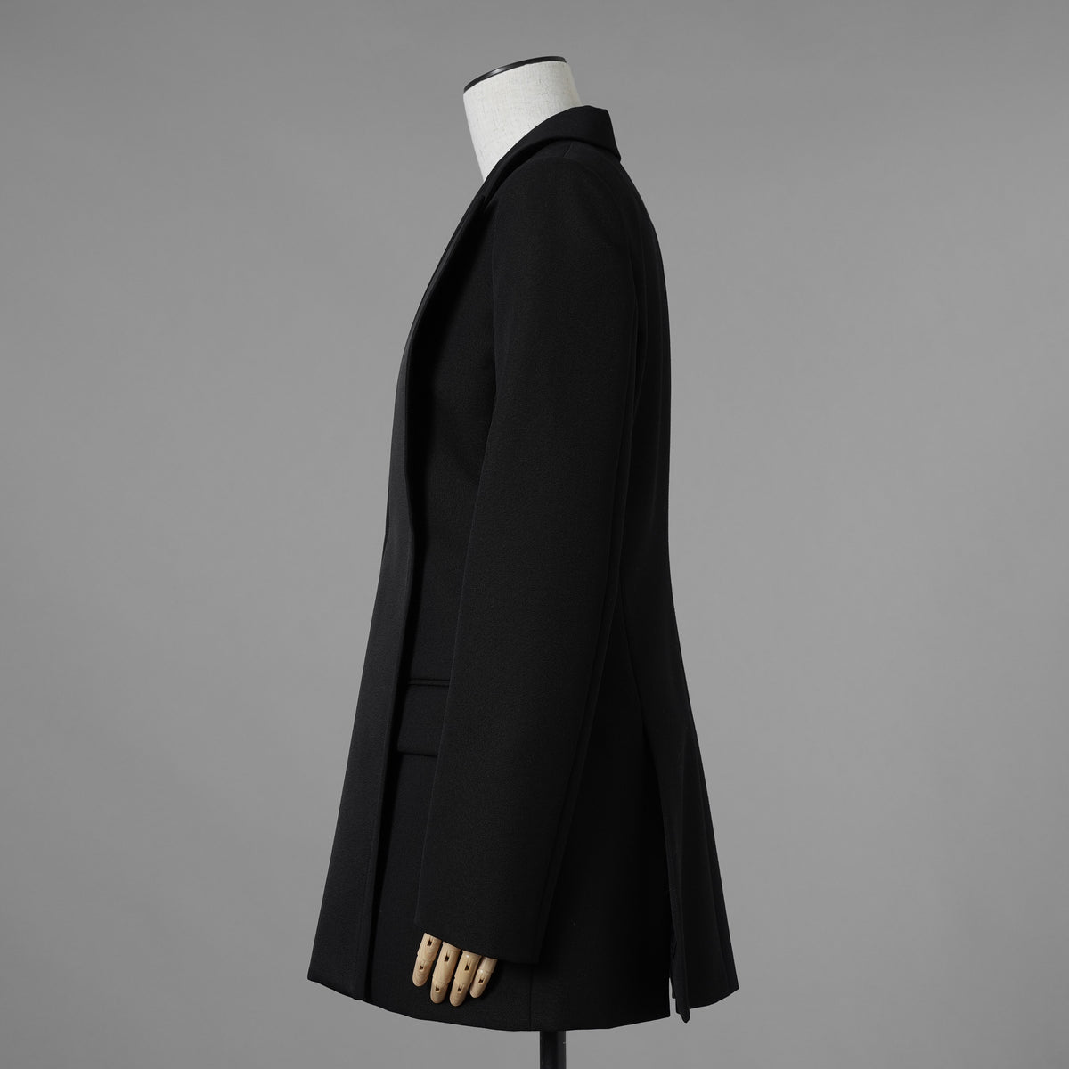 FENDI フェンディ / 美品 21AW Contrasting Lapel Tuxedo Blazer コントラスティング ラペル タキシード ブレザー ジャケット / FJ7215 AHLA / size 40 (BLACK) レディース 352092-izm