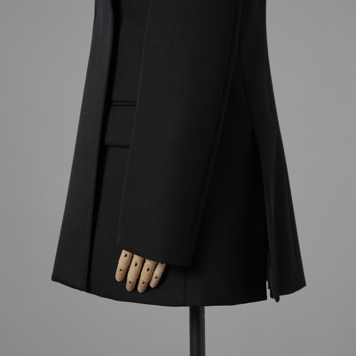 FENDI フェンディ / 美品 21AW Contrasting Lapel Tuxedo Blazer コントラスティング ラペル タキシード ブレザー ジャケット / FJ7215 AHLA / size 40 (BLACK) レディース 352092-izm