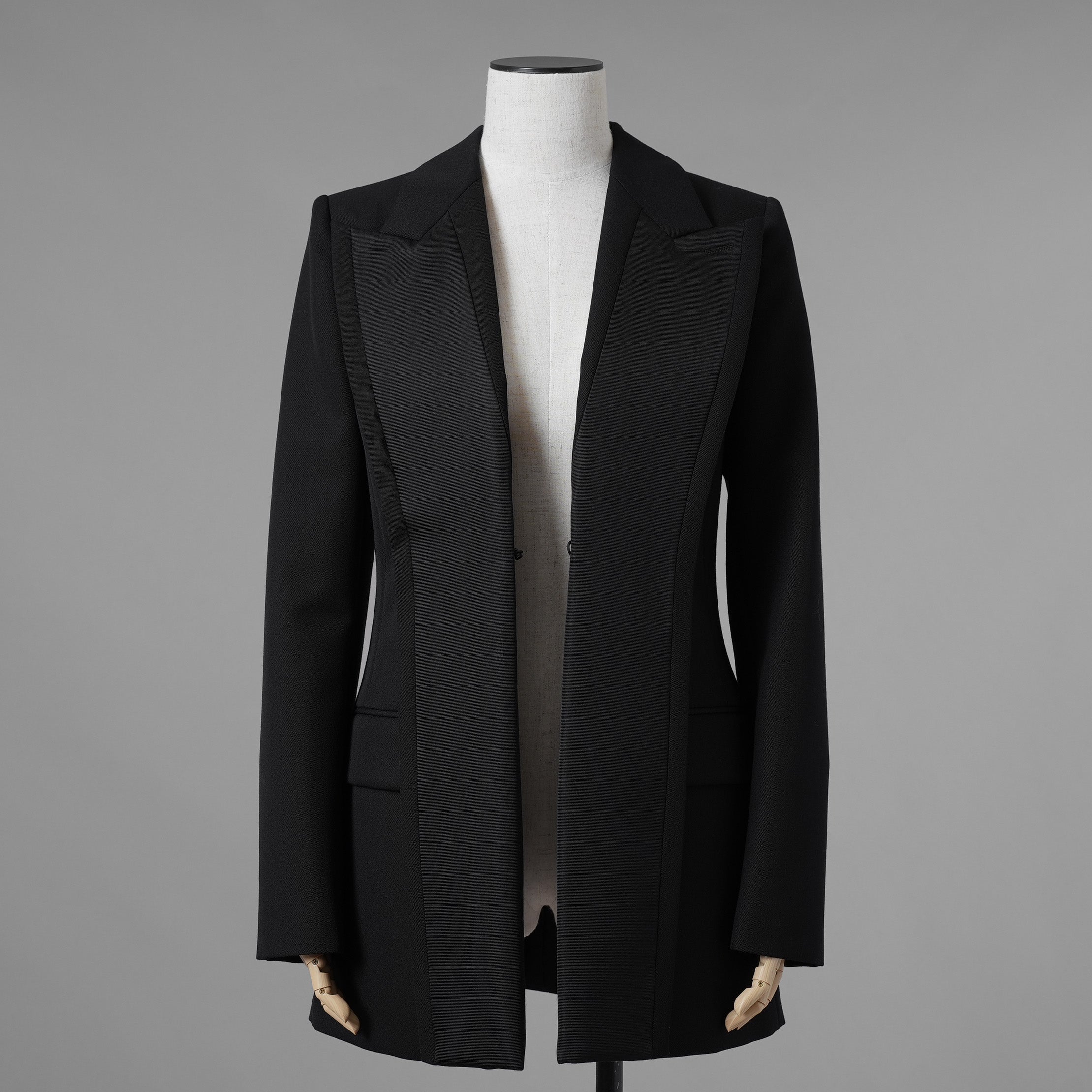 FENDI フェンディ / 美品 21AW Contrasting Lapel Tuxedo Blazer コントラスティング ラペル タキシード ブレザー ジャケット / FJ7215 AHLA / size 40 (BLACK) レディース 352092-izm