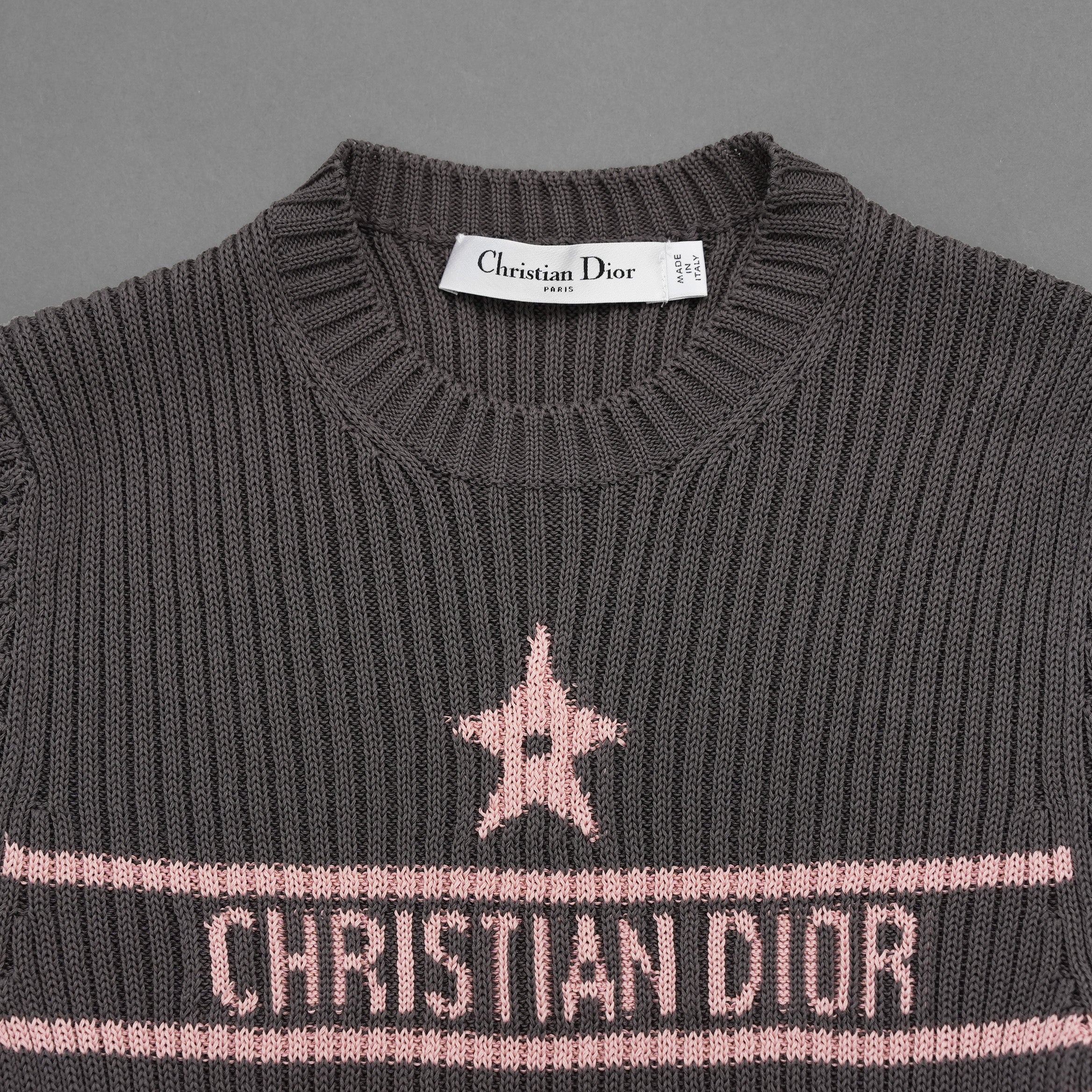 Christian Diorクリスチャンディオール / 美品 22SS DIORIVIERA ディオリビエラ ロゴスター ショートスリーブ 半袖ニット / 254S15AM730 / size 42 (CHARCOAL GRAY × PINK) レディース