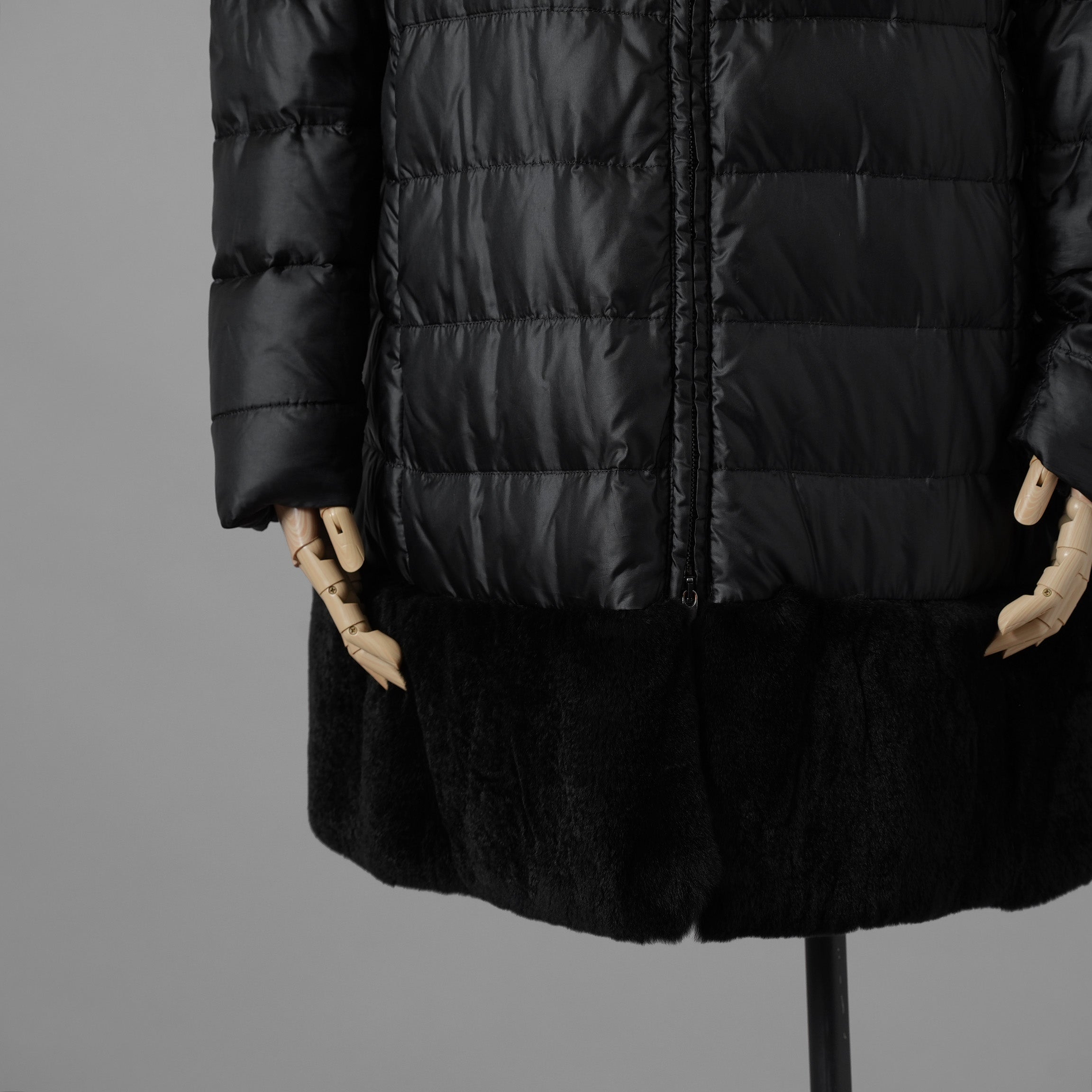 MAX MARA STUDIO マックスマーラ ステュディオ / 美品 ダウンコート アウター/ size 42 (BLACK) レディース  352096-yng