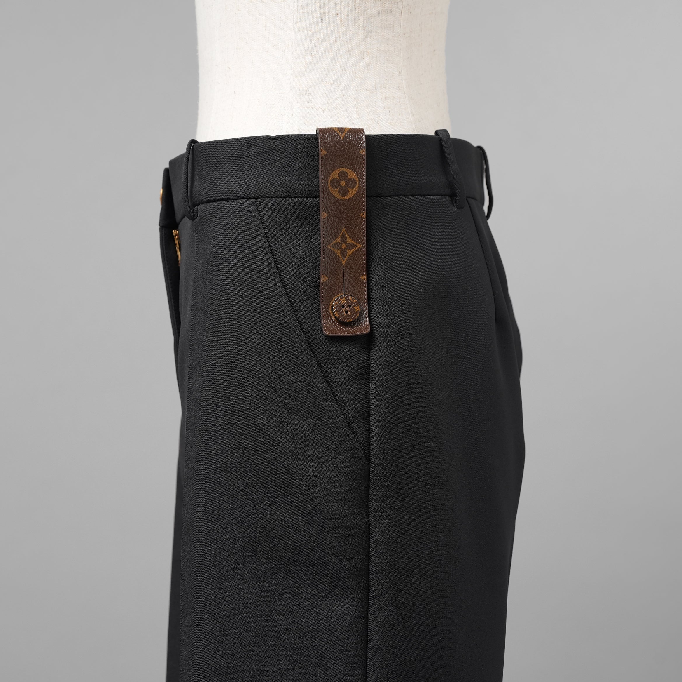 LOUIS VUITON ルイヴィトン / 美品 22SS モノグラムループ キュロットパンツ / RW222W P89 FNPA61 / size 38 (BLACK) レディース