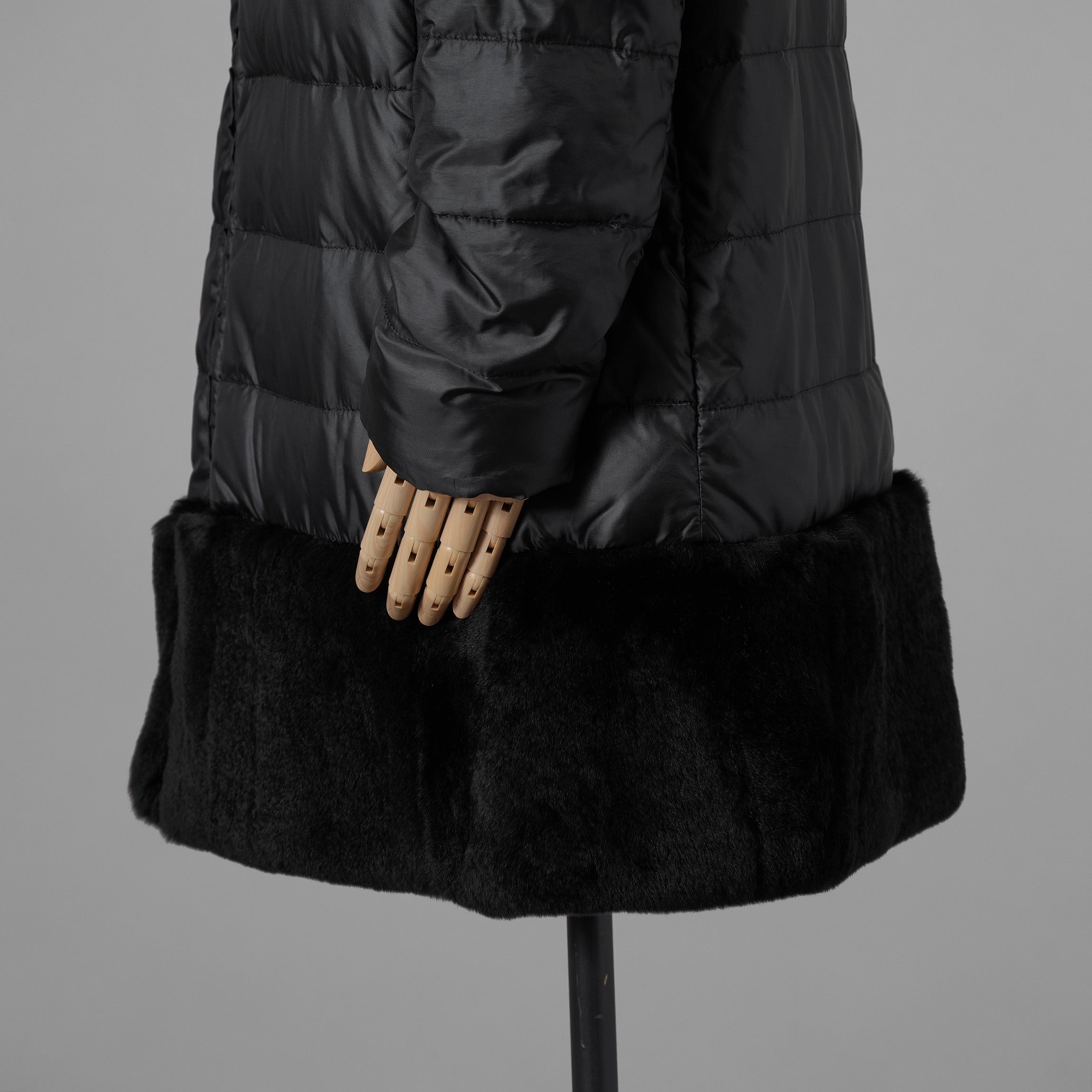 MAX MARA STUDIO マックスマーラ ステュディオ / 美品 ダウンコート アウター/ size 42 (BLACK) レディース  352096-yng