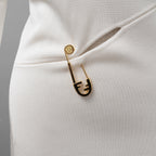 FENDACE フェンダーチェ FENDI x VERSACE コラボ / 美品 22SS セーフティピン ニットミニドレス / ワンピース / FZD952 AJTM / size 42 (IVORY）