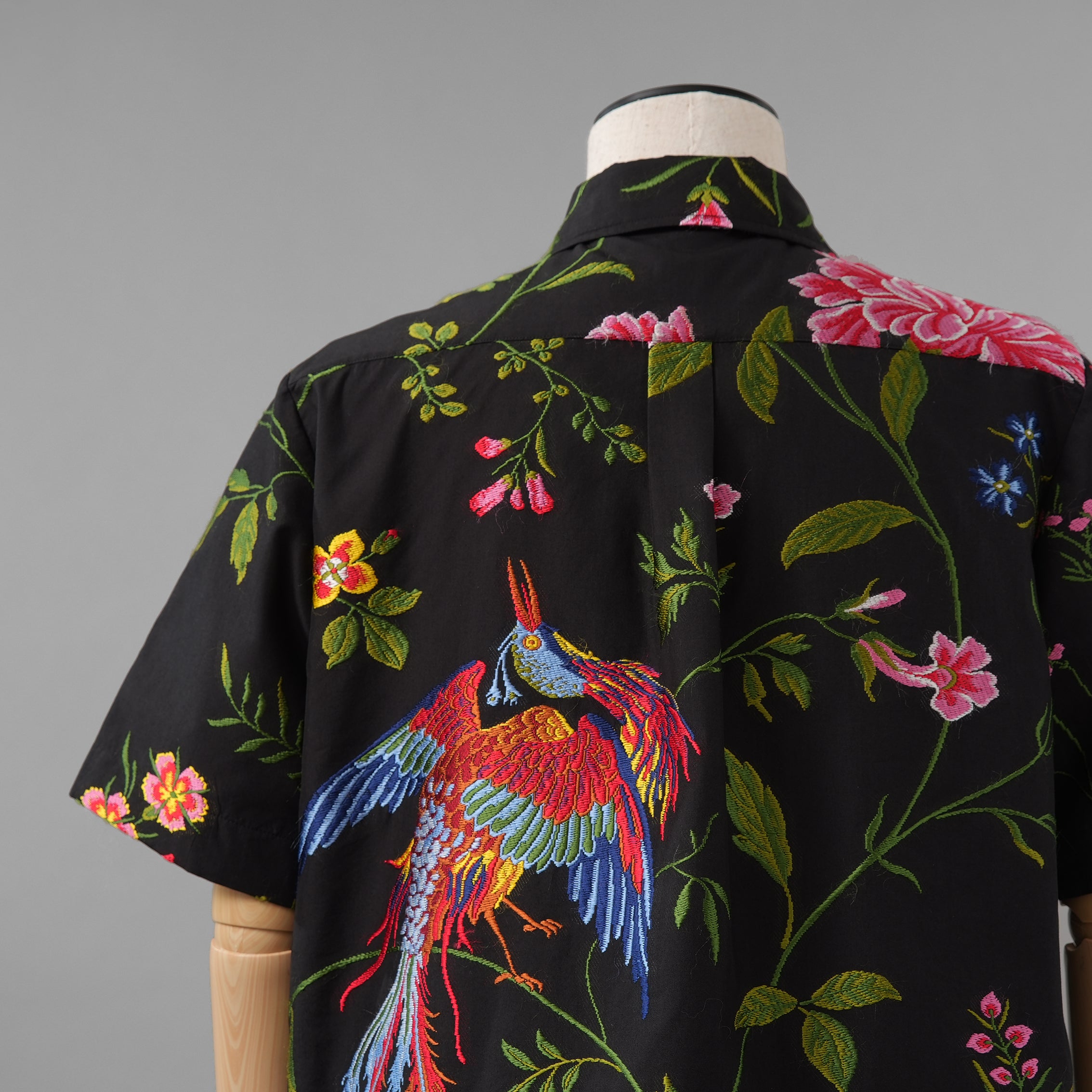 Christian Dior クリスチャンディオール / 美品 23SS ボタニカル柄刺繍 半袖シャツ / フローラルプリント ボタンアップ トップ / 321B61A3713 / size 40 (BLACK) レディース