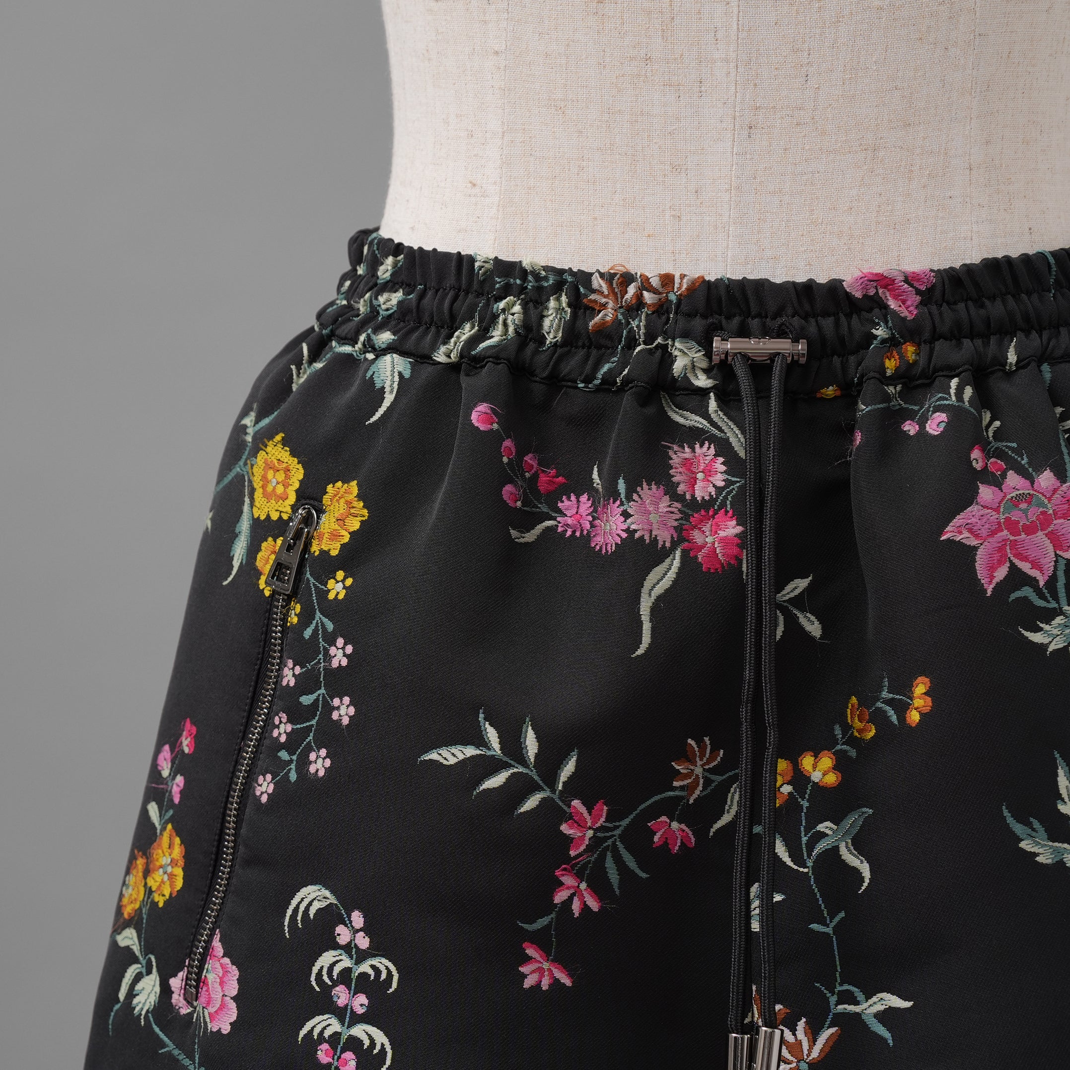 ボトムス – ALMA Clothing