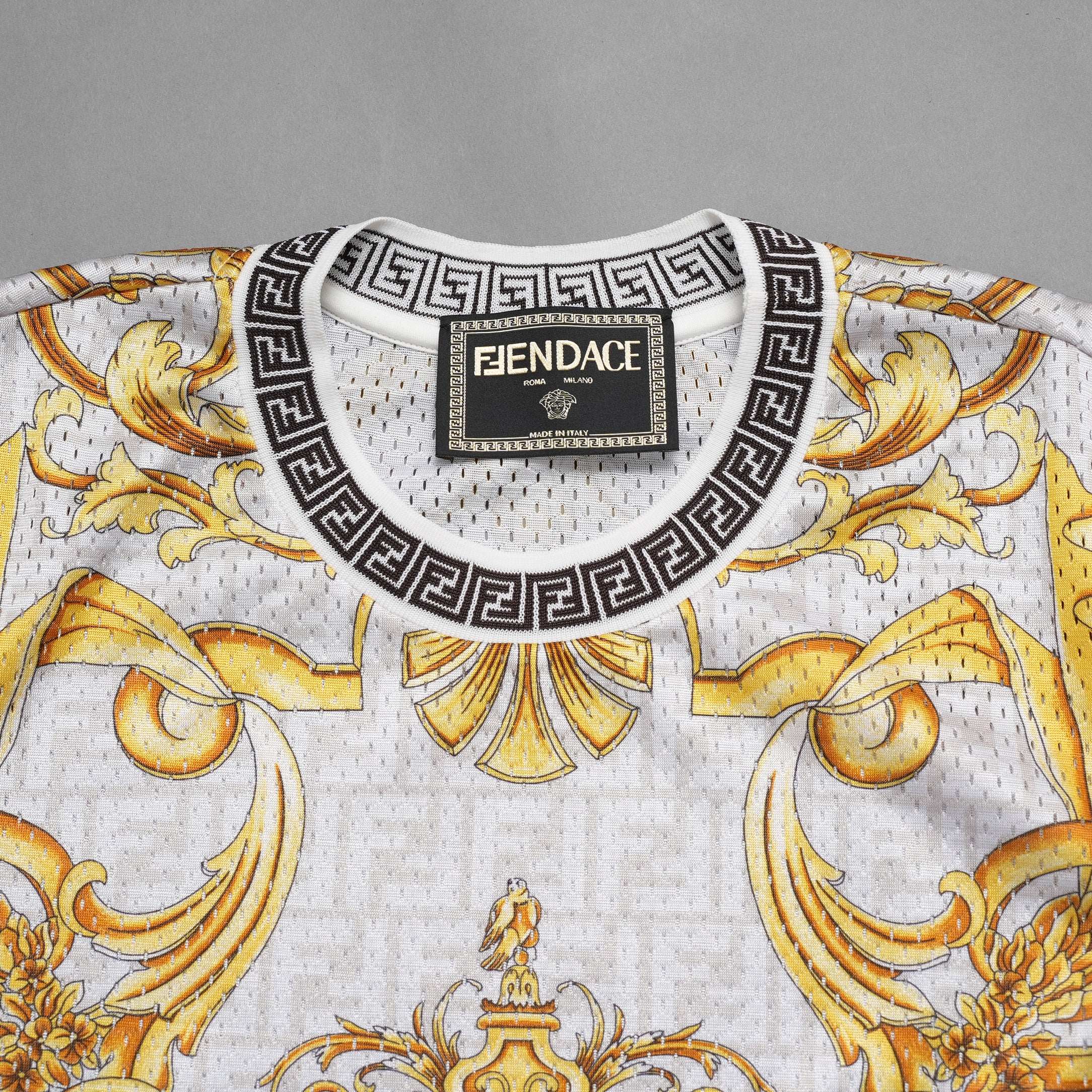 FENDACE フェンダーチェ FENDI×VERSACE コラボ / 美品 22SS ロゴ メッシュ 半袖Tシャツ / FAF649 AKGW / size XS (GOLD)
